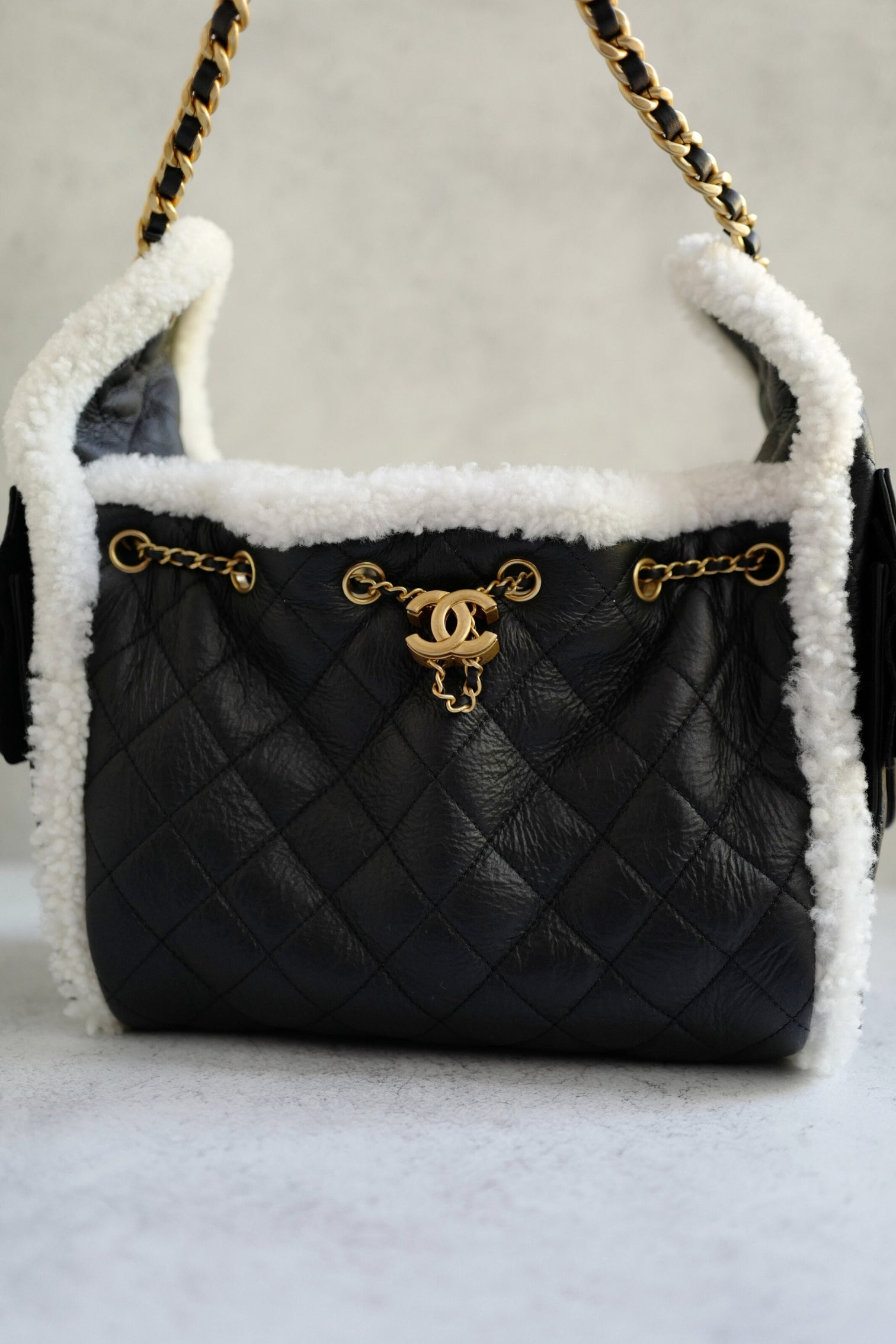 Chanel 25K Small Hobo Bag Black Calfskin with White Shearling Trim Gol