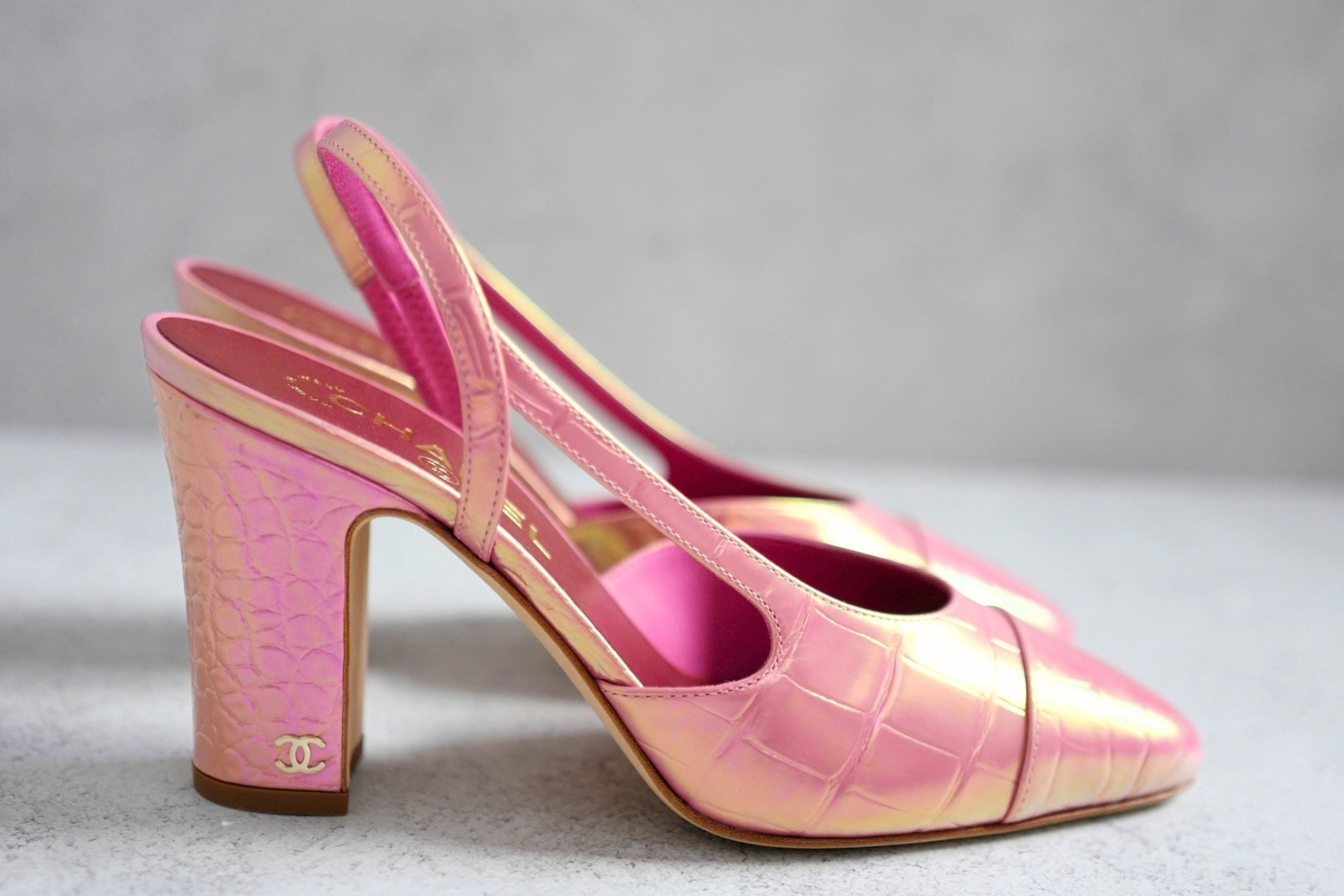 Chanel 26K Matthieu Blazy's Slingbacks Croc Embossed Calfskin Pink Siz