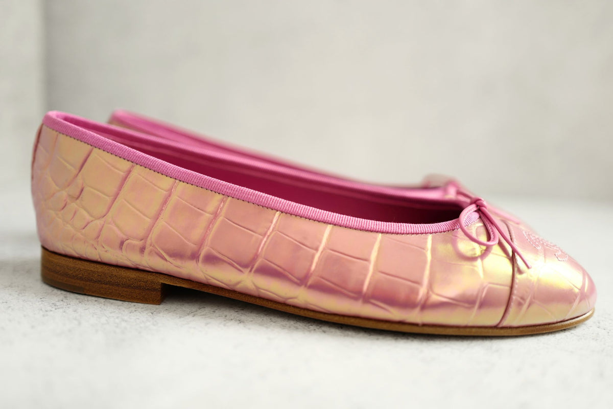 NEW Chanel 26K Matthieu Blazy's Ballet Flats Croc Embossed Calfskin Pink Size 39