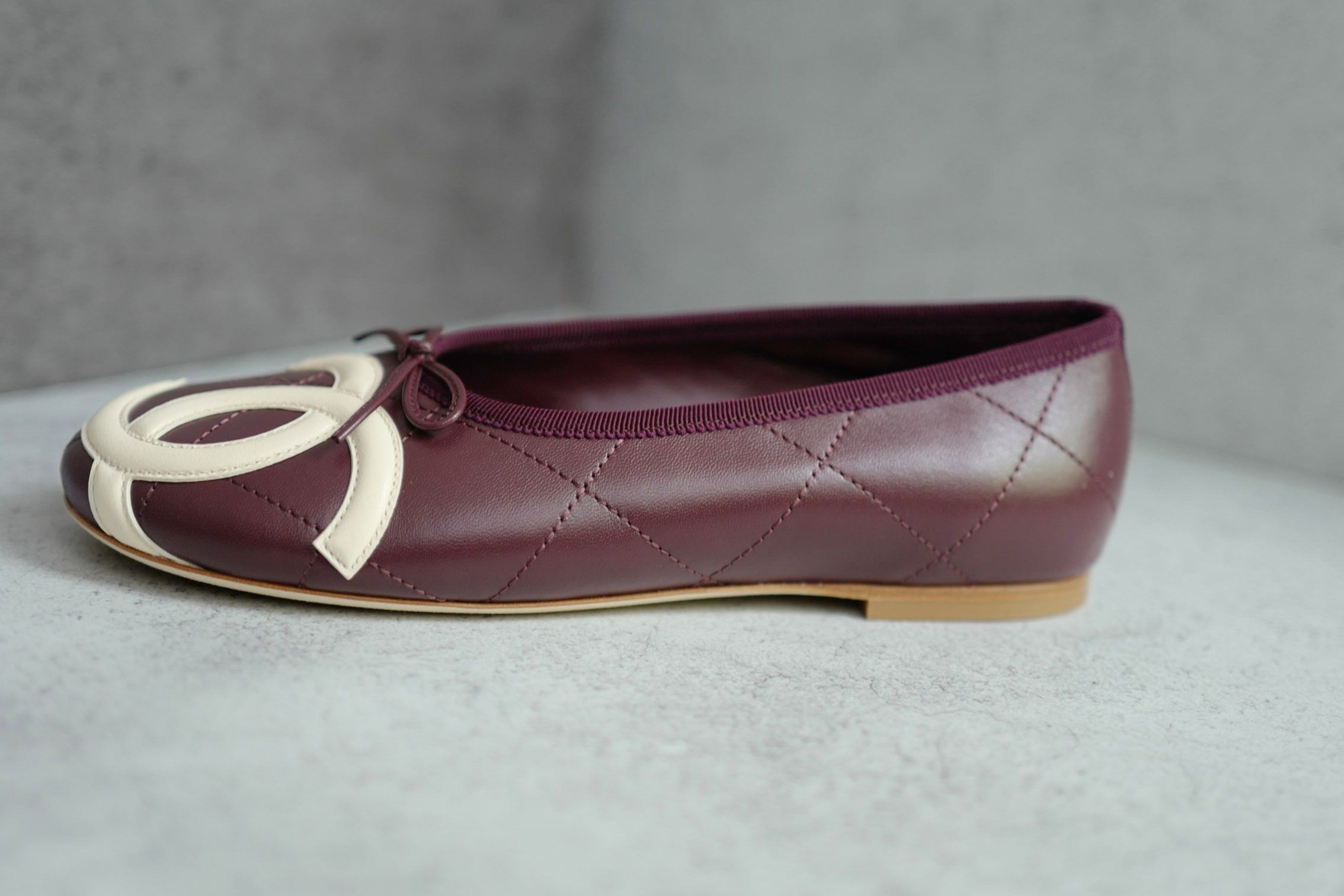 Chanel 26M Coco Beach Ballet Flats Burgundy White Lambskin Size 37