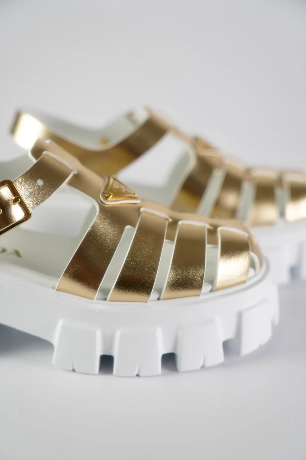 Prada Calzature Donna Sandals Gold Leather Straps Monolith Rubber Sole Size 38