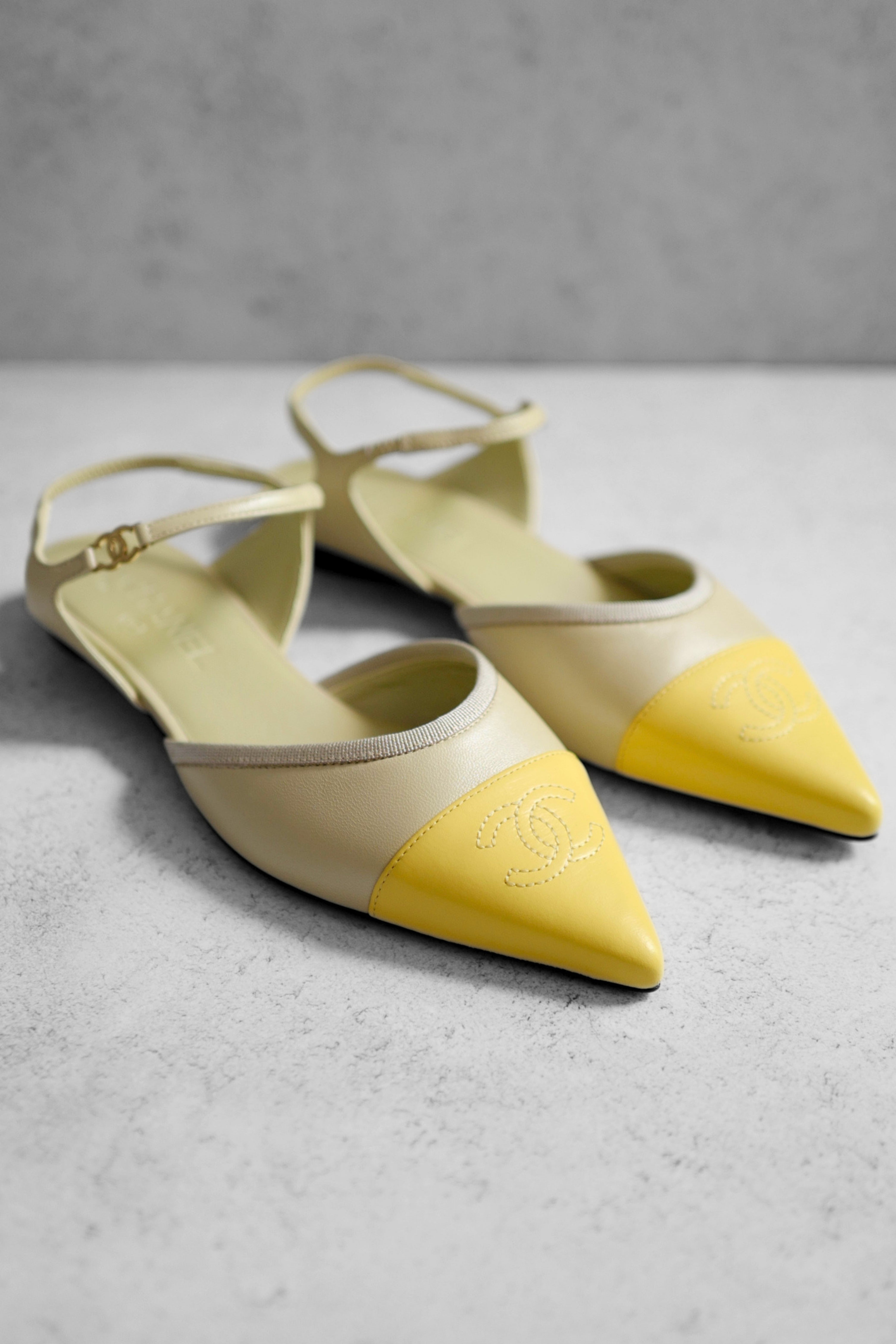 Chanel 26S Slingbacks Light Khaki Yellow Iridescent Lambskin Size 37.5