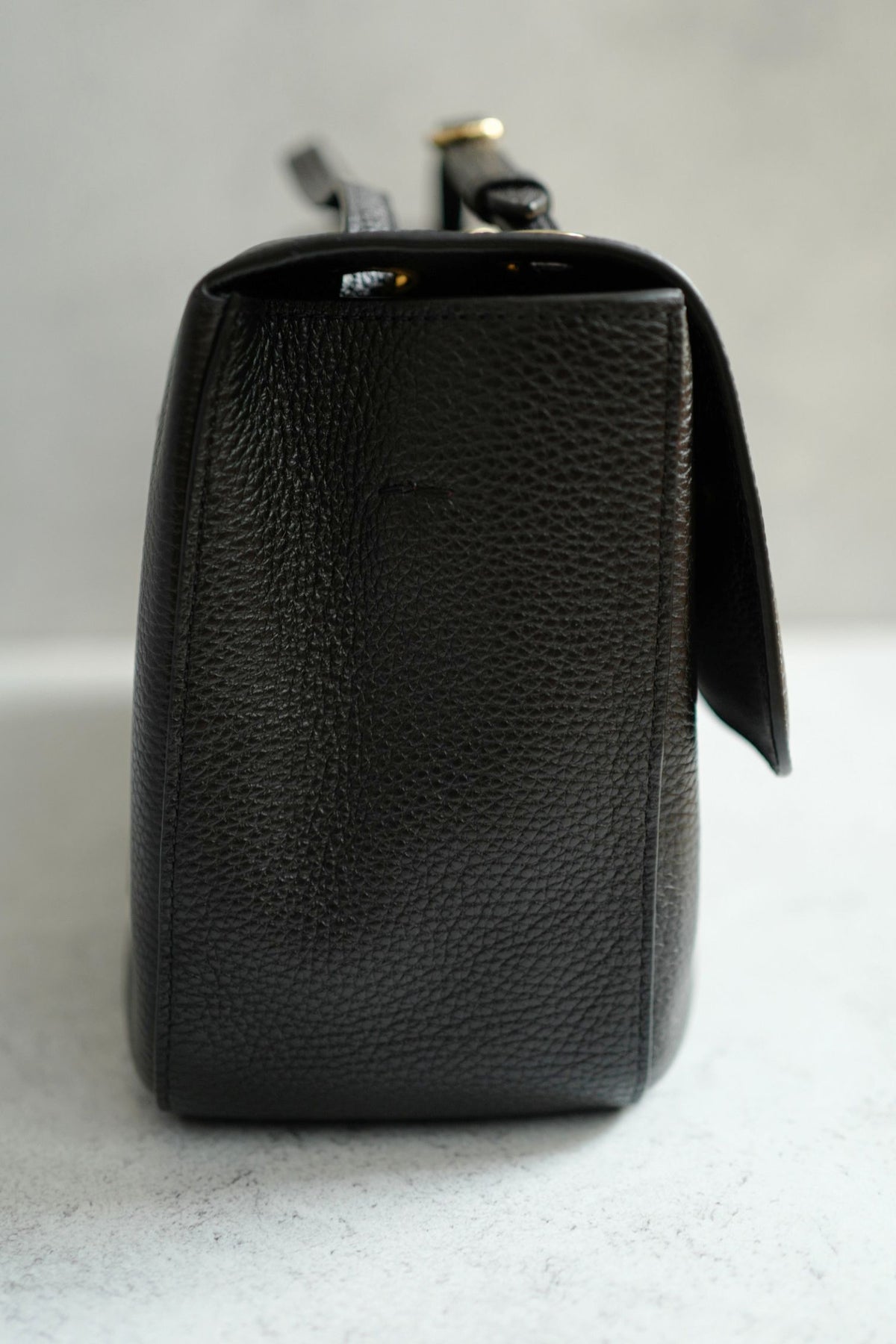 NEW Chanel 26S Maxi 32 Flapbag Black Grained Calfskin Gold Hardware