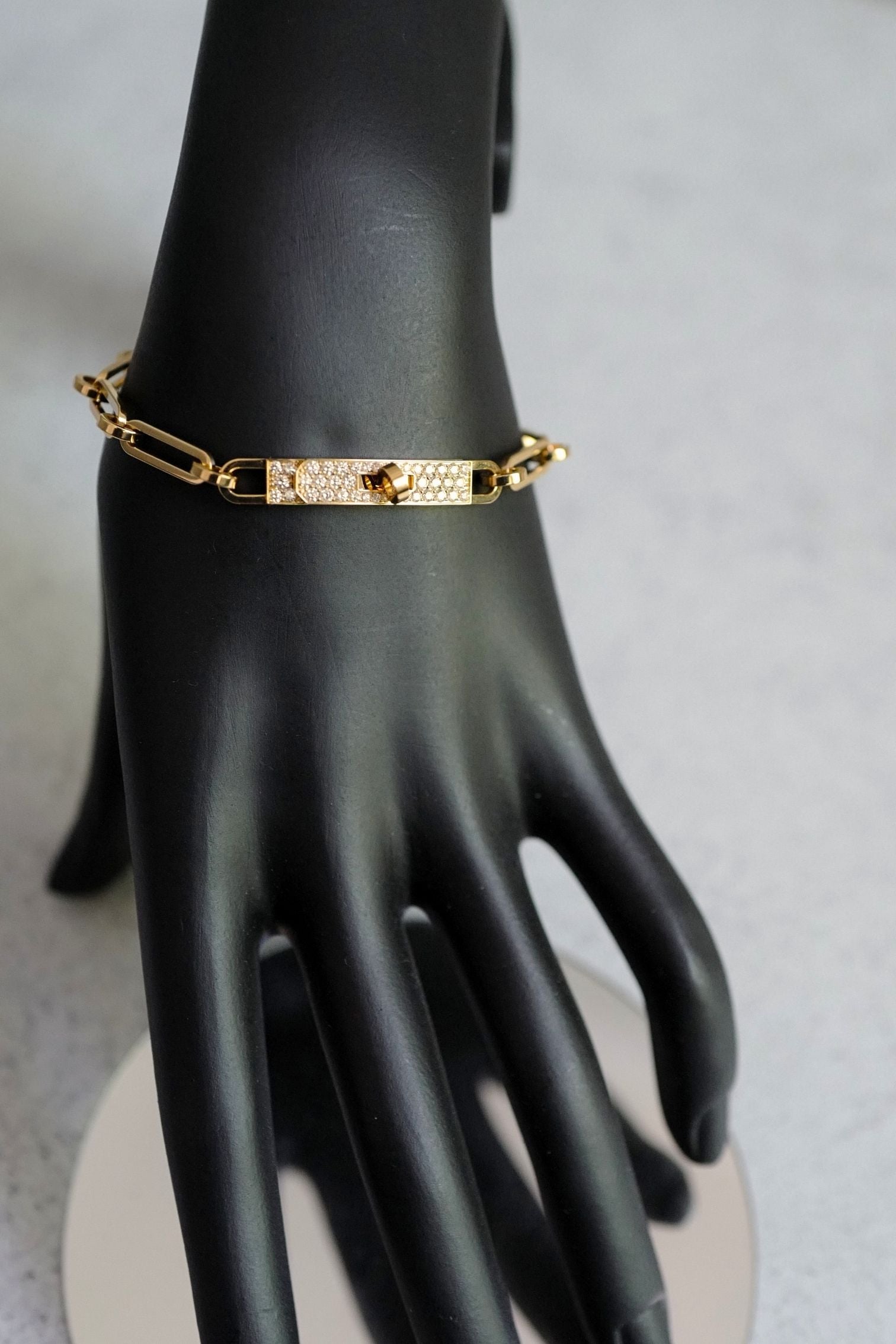 Hermès Kelly Chaine Bracelet Small Size 18K Yellow Gold 41 Diamonds Size 150