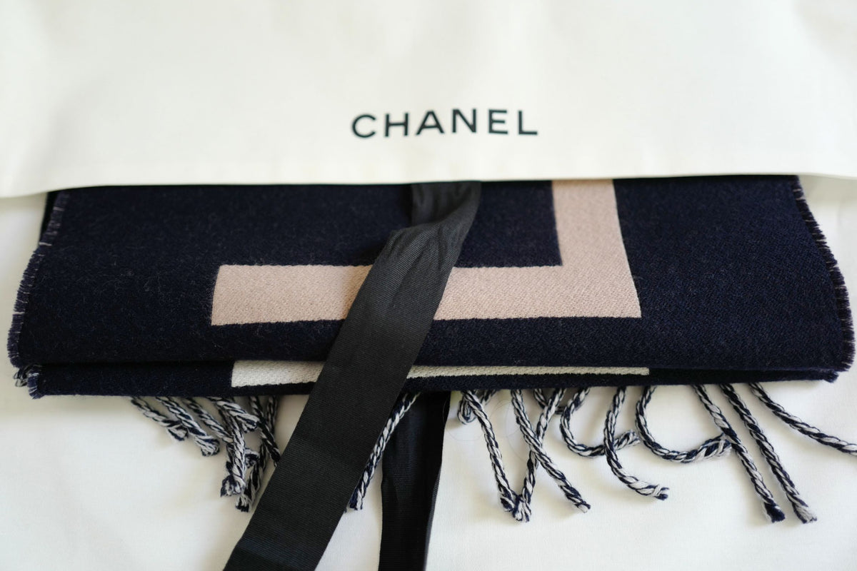 NEW Chanel 25C Wool Shawl Scarf CC Logo Dark Navy Ecru