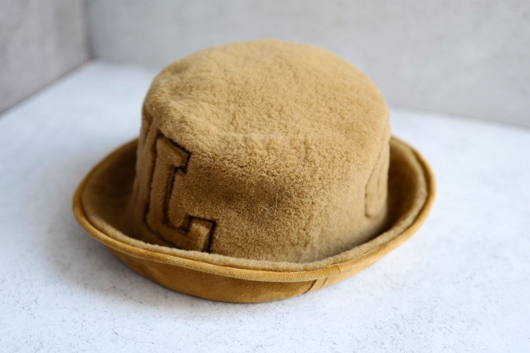 BNIB Chanel Bucket Hat Shearling Fur Beige Coco Neige 24N Size S