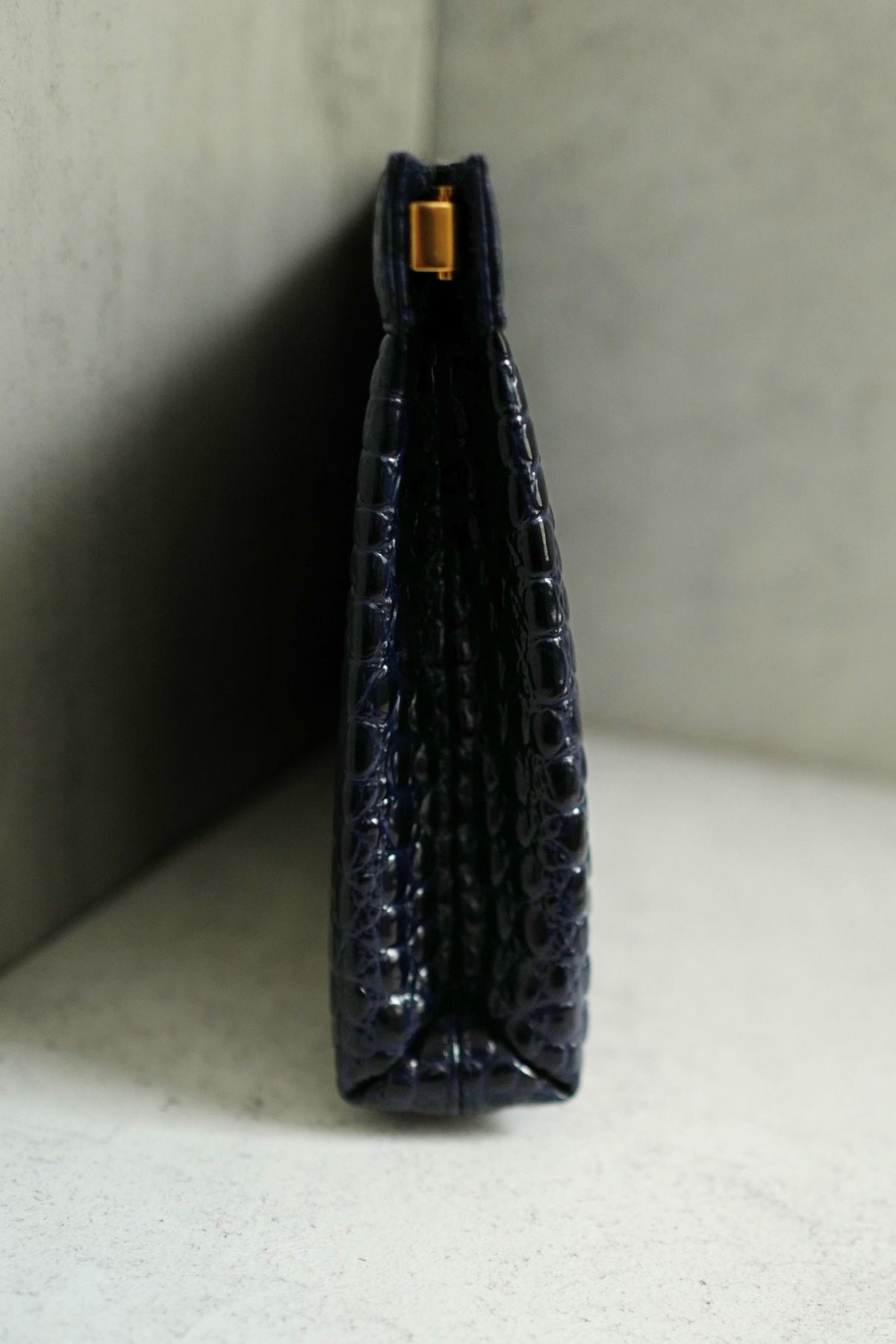 NEW Chanel 26K Clutch Navy Blue Crocodile Embossed Calfskin Leather GHW