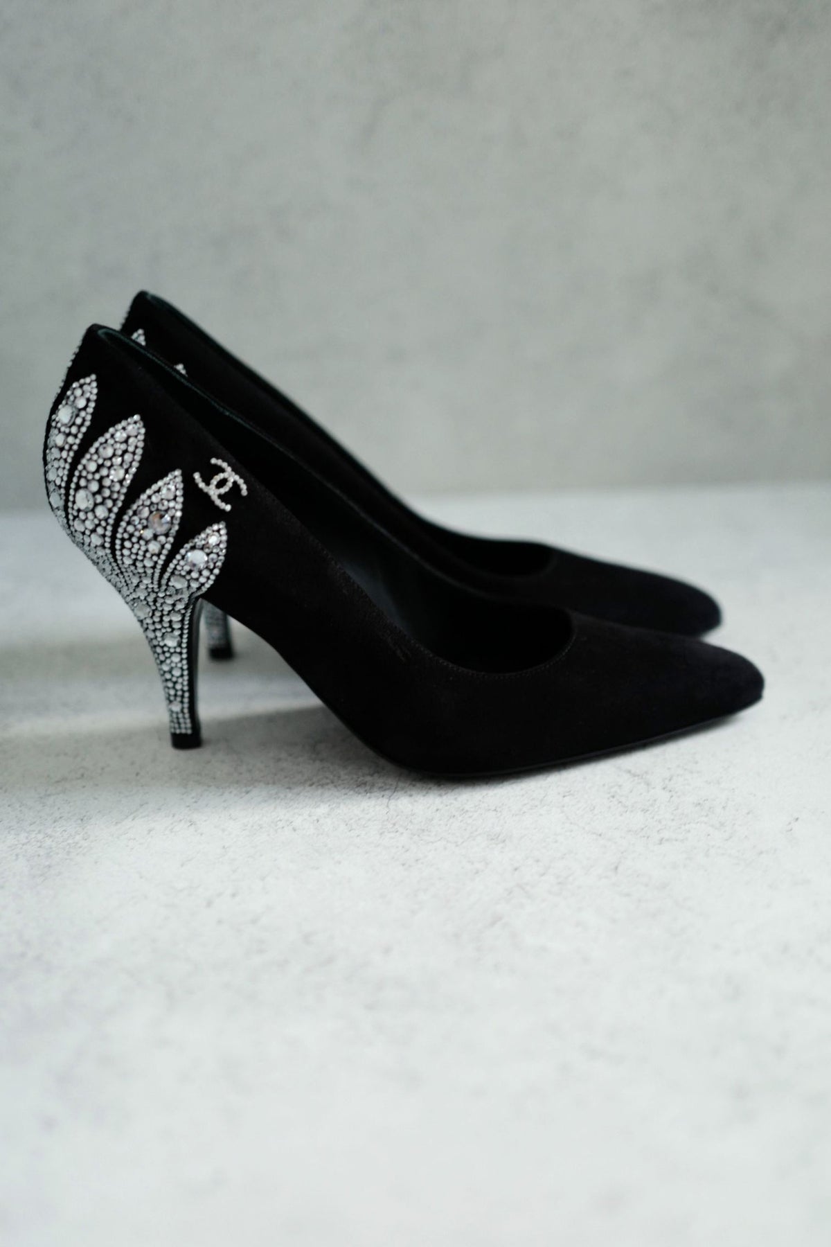 Chanel 26A Metiers d'Art Pumps Suede Kidskin Strass Black & Silver Size 37.5