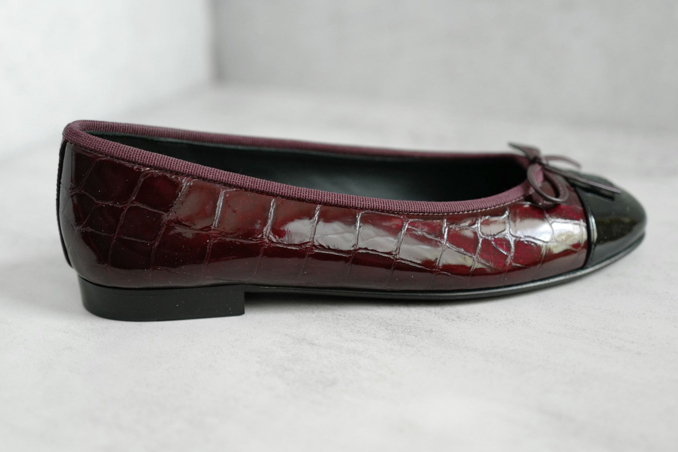 Chanel 26A Ballet Flats Croc Embossed Patent Calfskin Burgundy Black Size 38.5