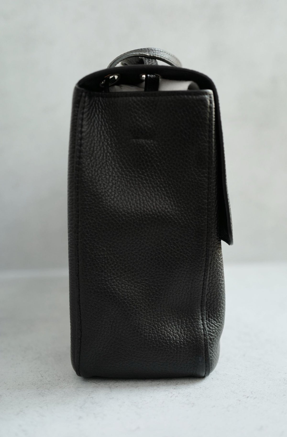 NEW Chanel 26S Maxi 38 Flapbag Black Grained Calfskin Silver Hardware