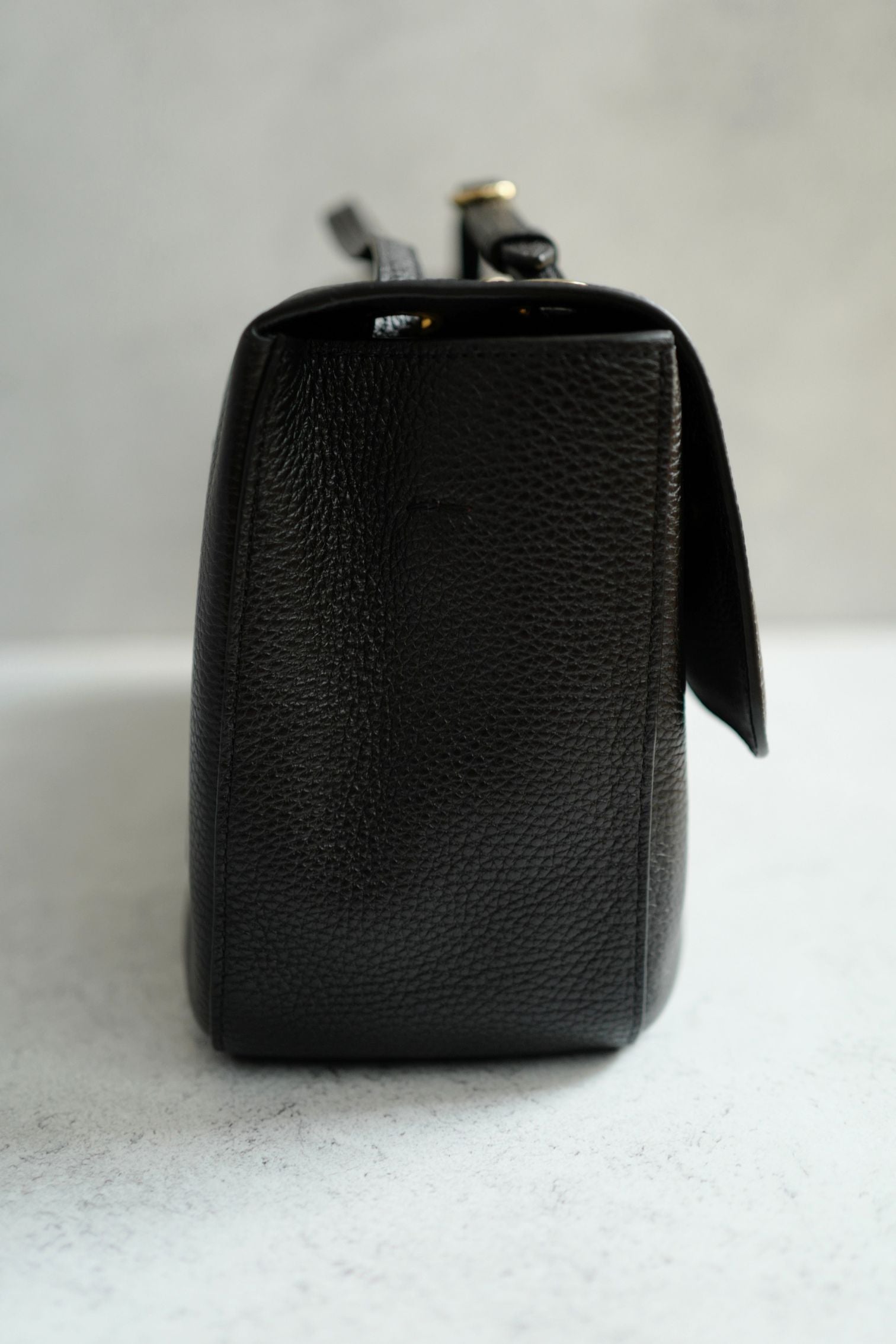 Chanel 26S Maxi 32 Flapbag "Matthieu Blazy" Black Grained Calfskin Gold Hardware