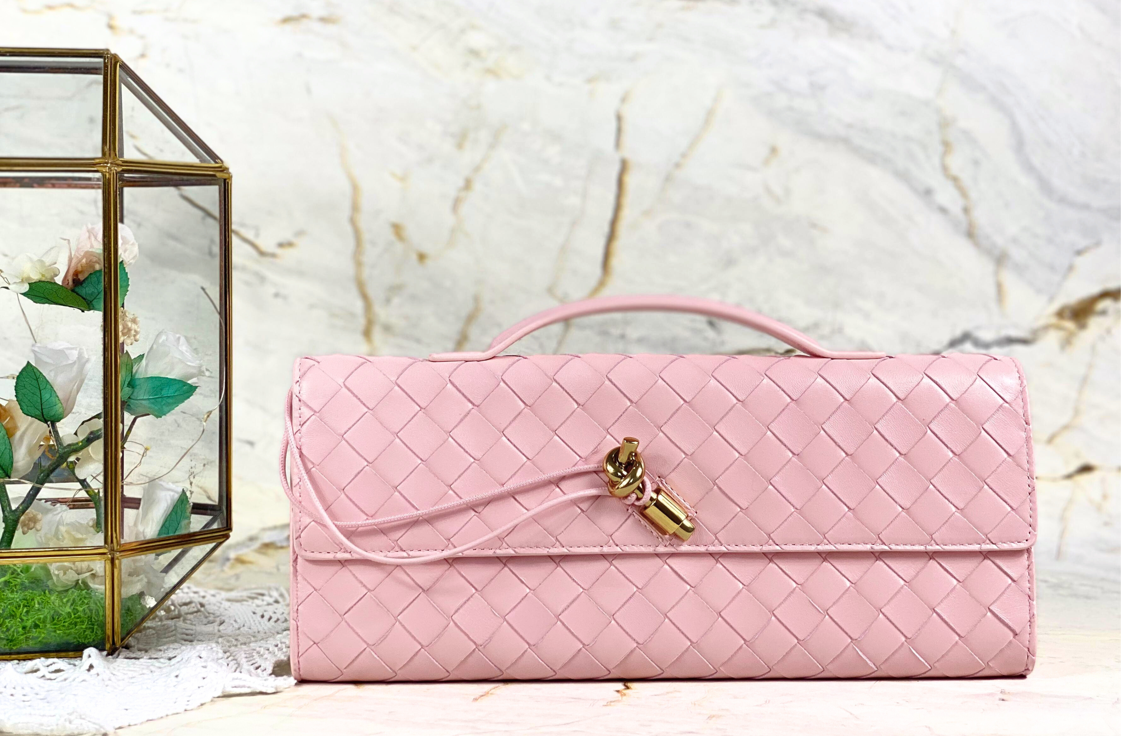 New Bottega Veneta Andiamo Clutch with Handle in Rose