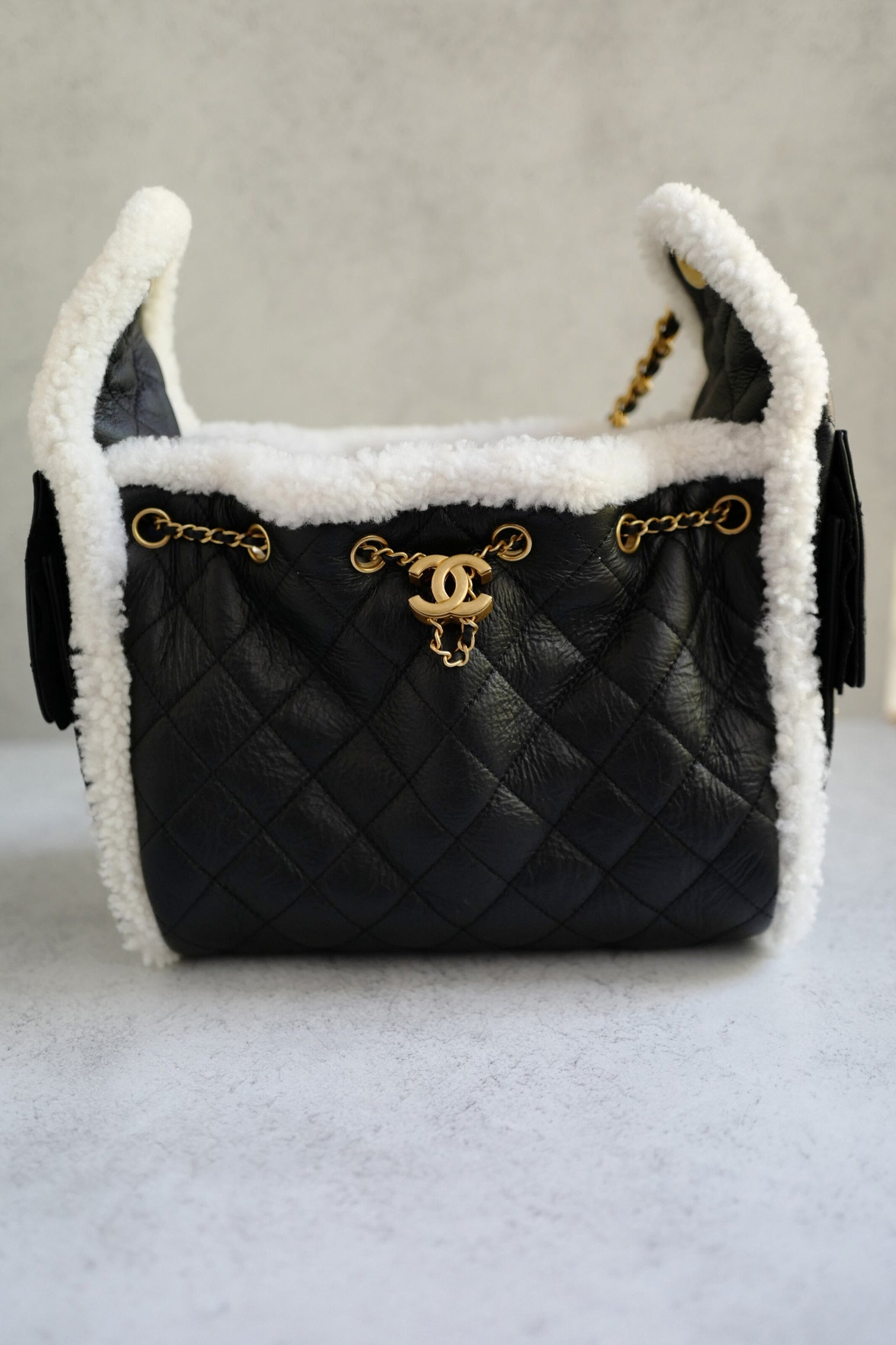 Chanel 25K Small Hobo Bag Black Calfskin with White Shearling Trim Gol