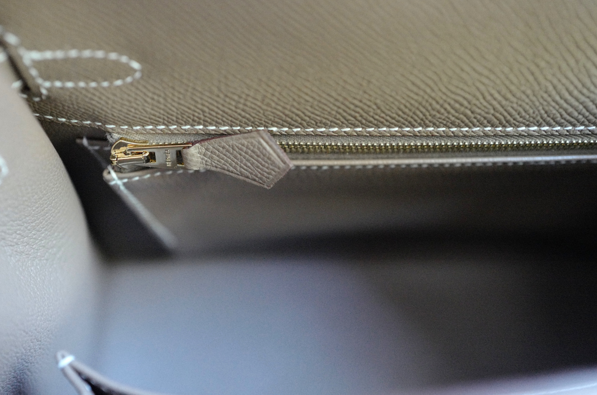 BNIB Hermes Kelly 25 Etoupe Epsom Sellier with Gold Hardware 2025