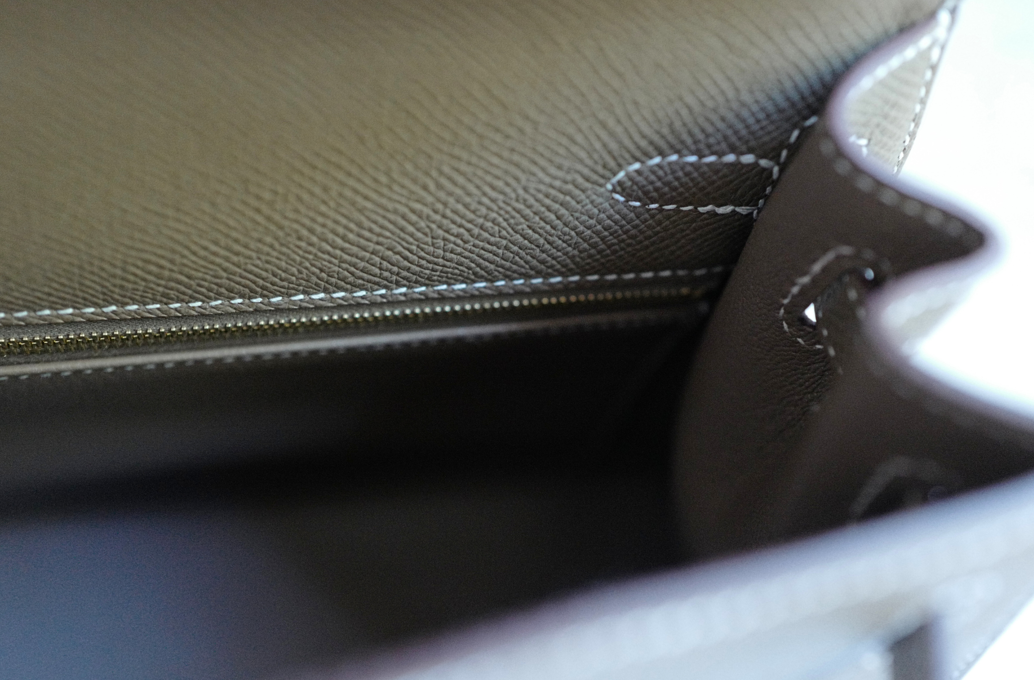 BNIB Hermes Kelly 25 Etoupe Epsom Sellier with Gold Hardware 2025