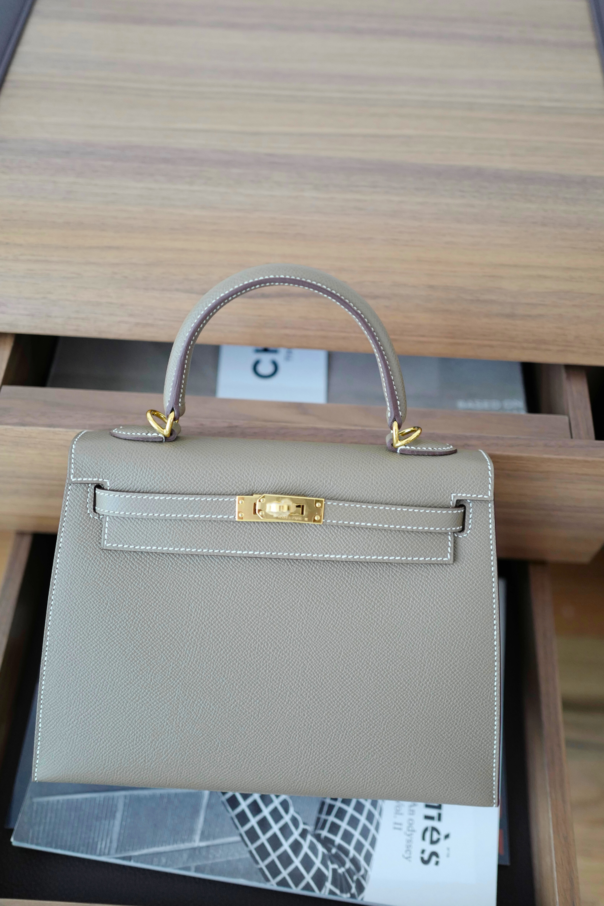 BNIB Hermes Kelly 25 Etoupe Epsom Sellier with Gold Hardware 2025