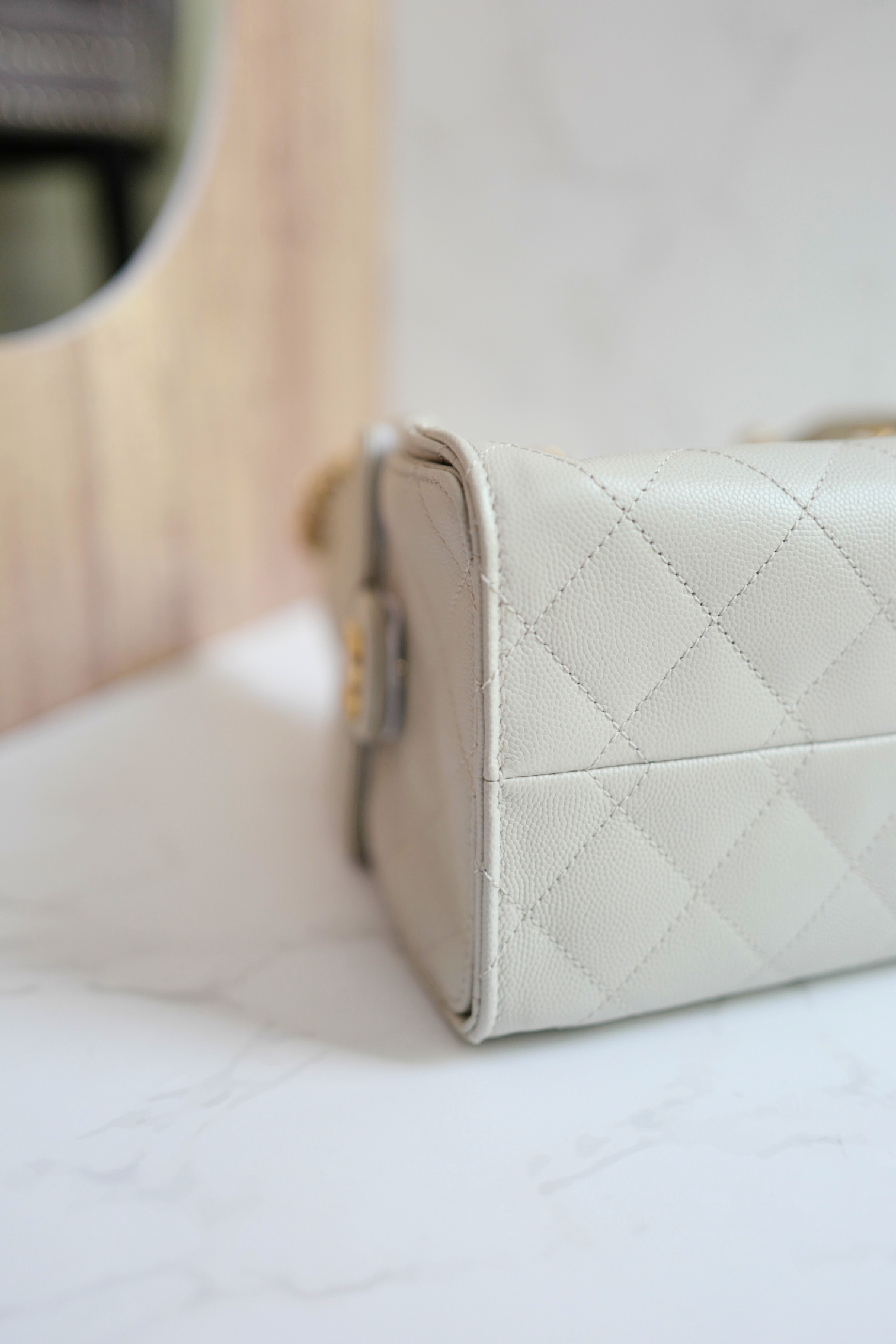 NEW CHANEL 2025 25B Small Hobo Bag Grained Calfskin Light Grey GHW