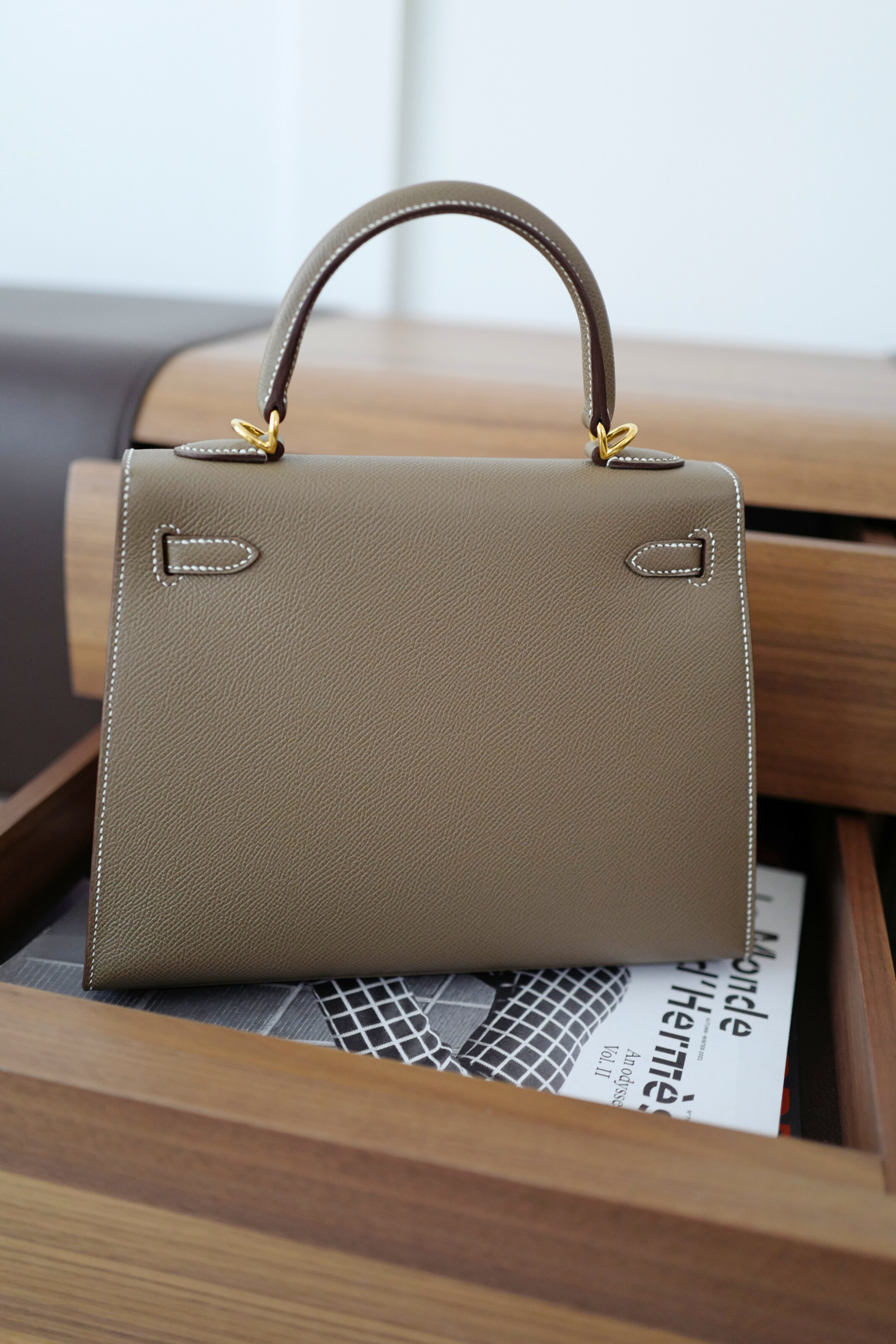 BNIB Hermes Kelly 25 Etoupe Epsom Sellier with Gold Hardware 2025