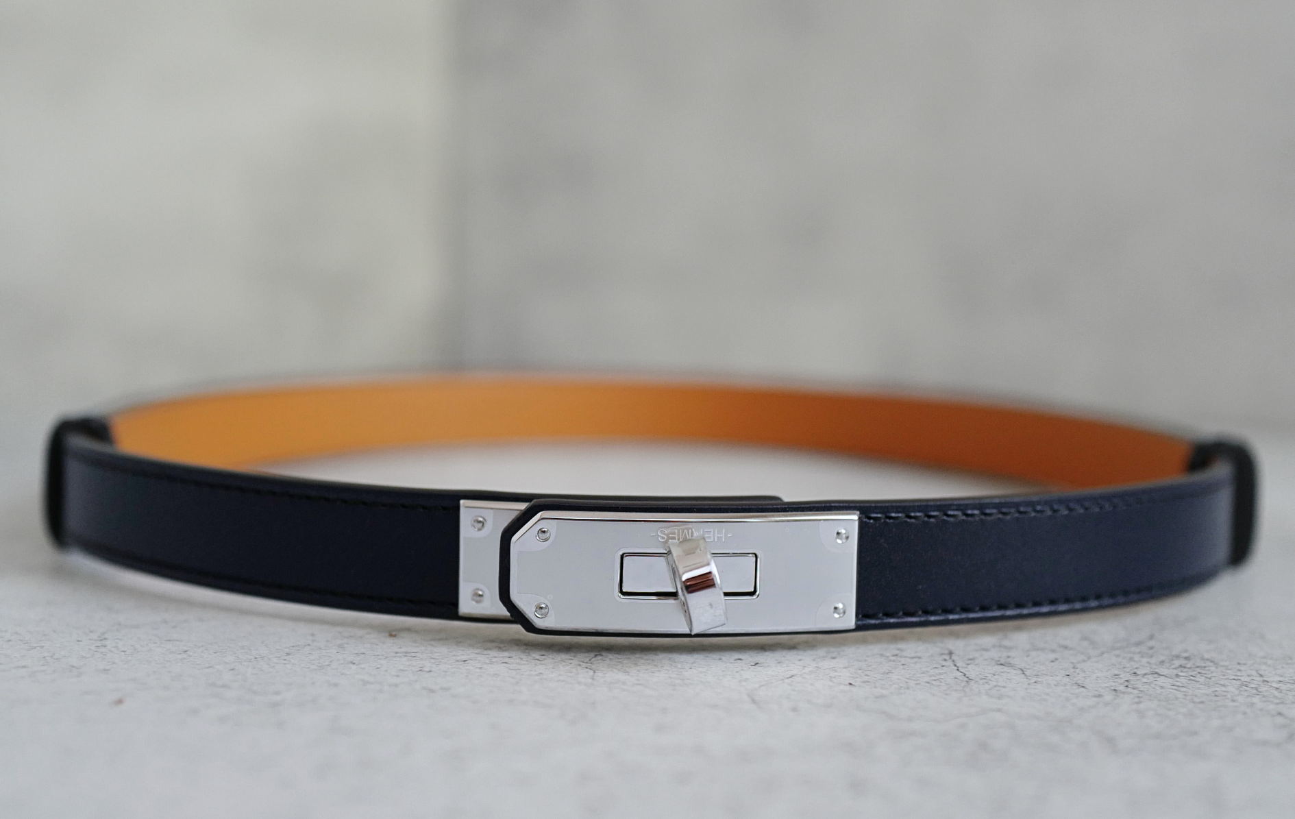 BNIB Hermès Kelly 18 Belt Hunter Leather in Bleu Indigo Palladium HW