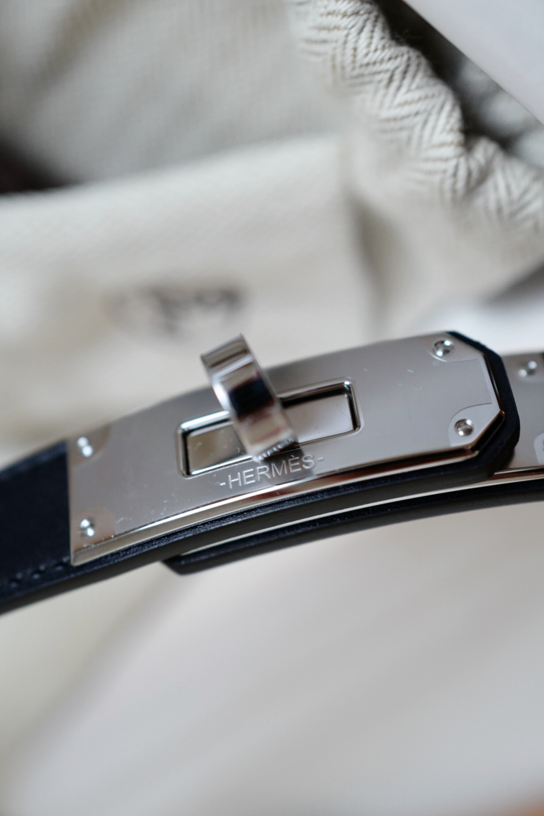 BNIB Hermès Kelly 18 Belt Hunter Leather in Bleu Indigo Palladium HW