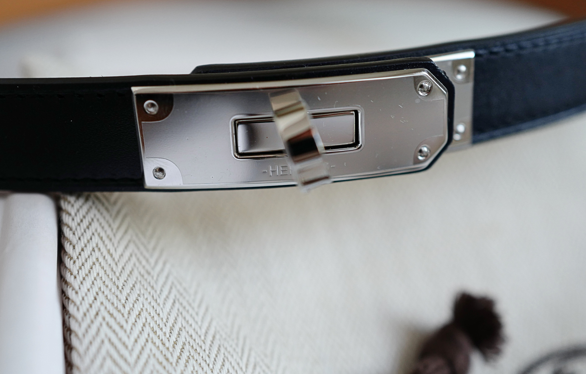 BNIB Hermès Kelly 18 Belt Hunter Leather in Bleu Indigo Palladium HW