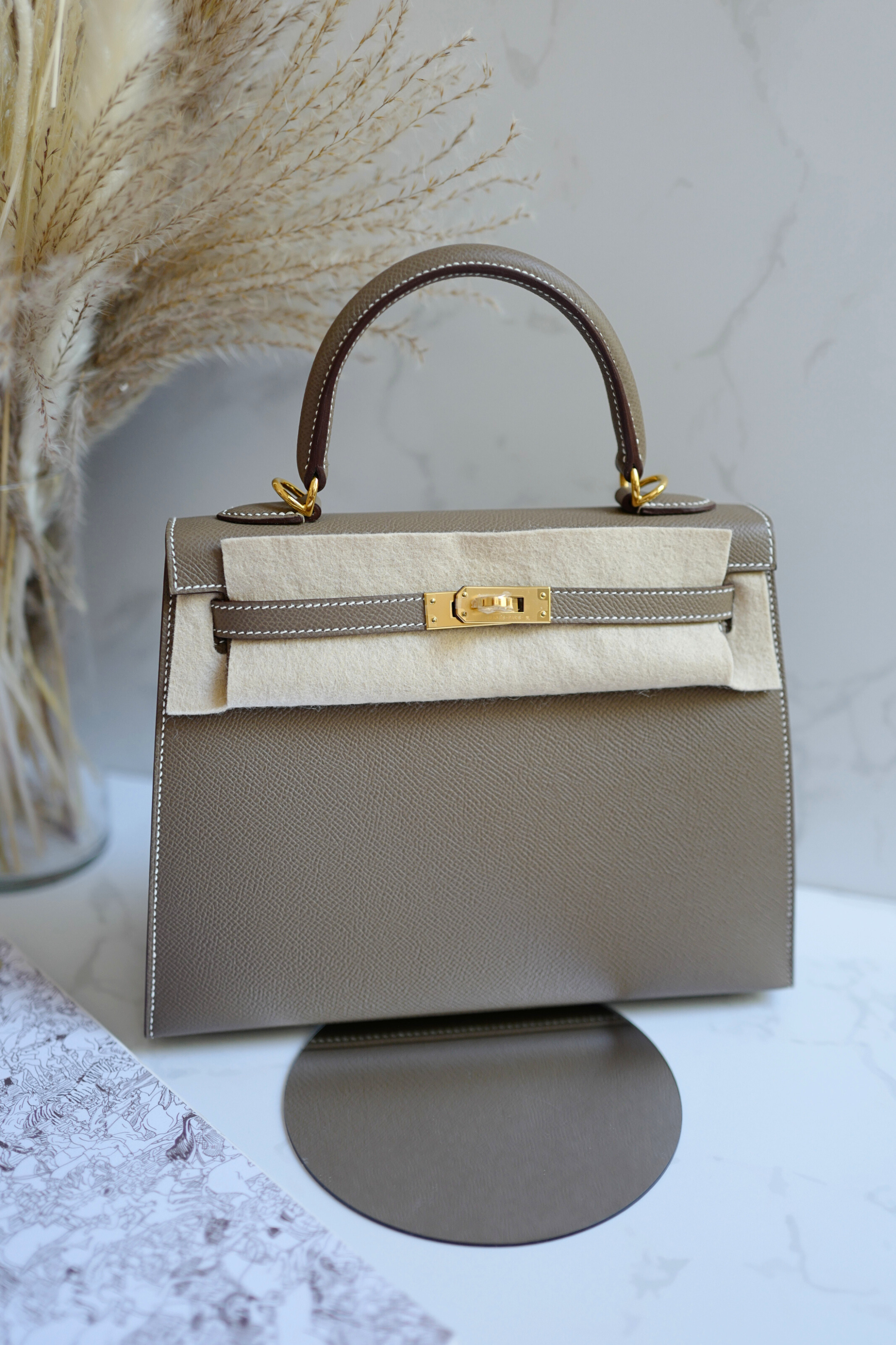 BNIB Hermes Kelly 25 Etoupe Epsom Sellier with Gold Hardware 2025