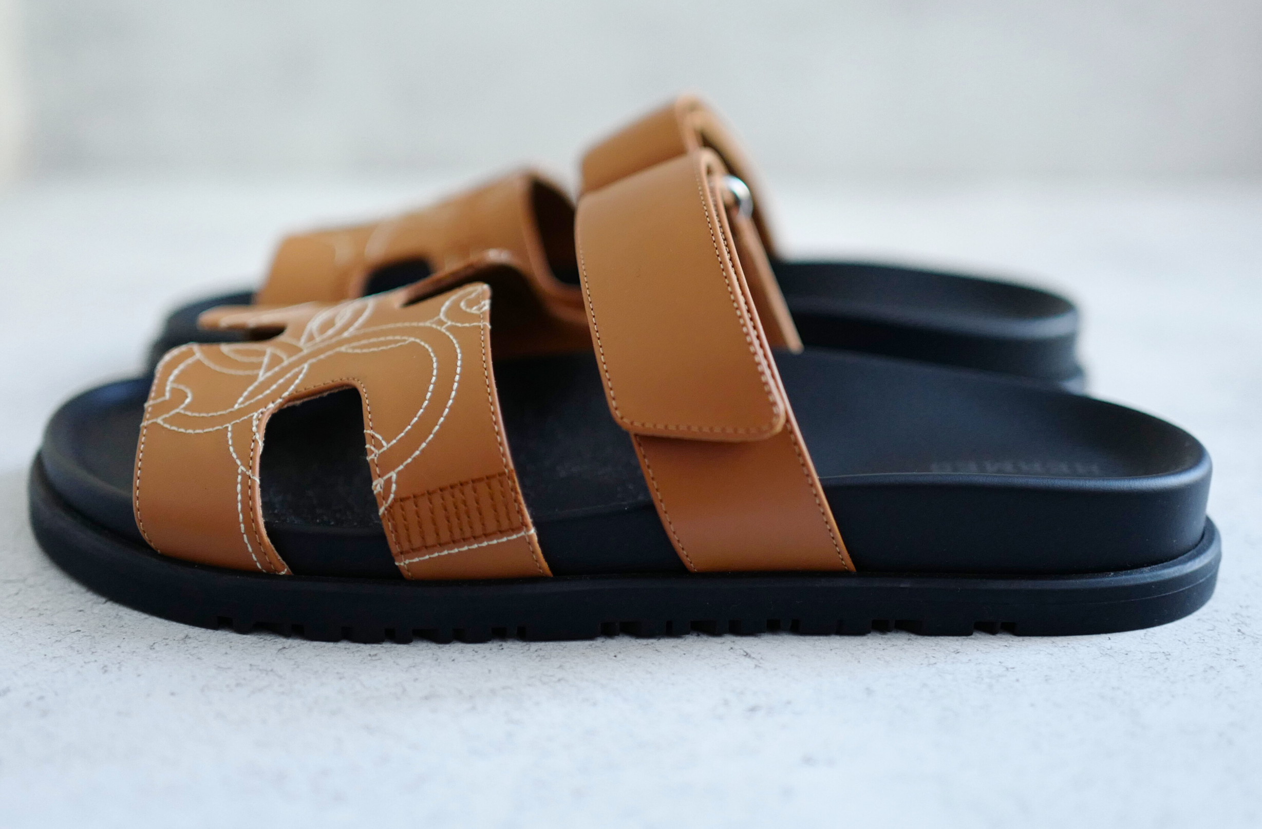 Hermès Chypre Sandal Naturel Panoplie Equestre Embroidered Calfskin Size 38