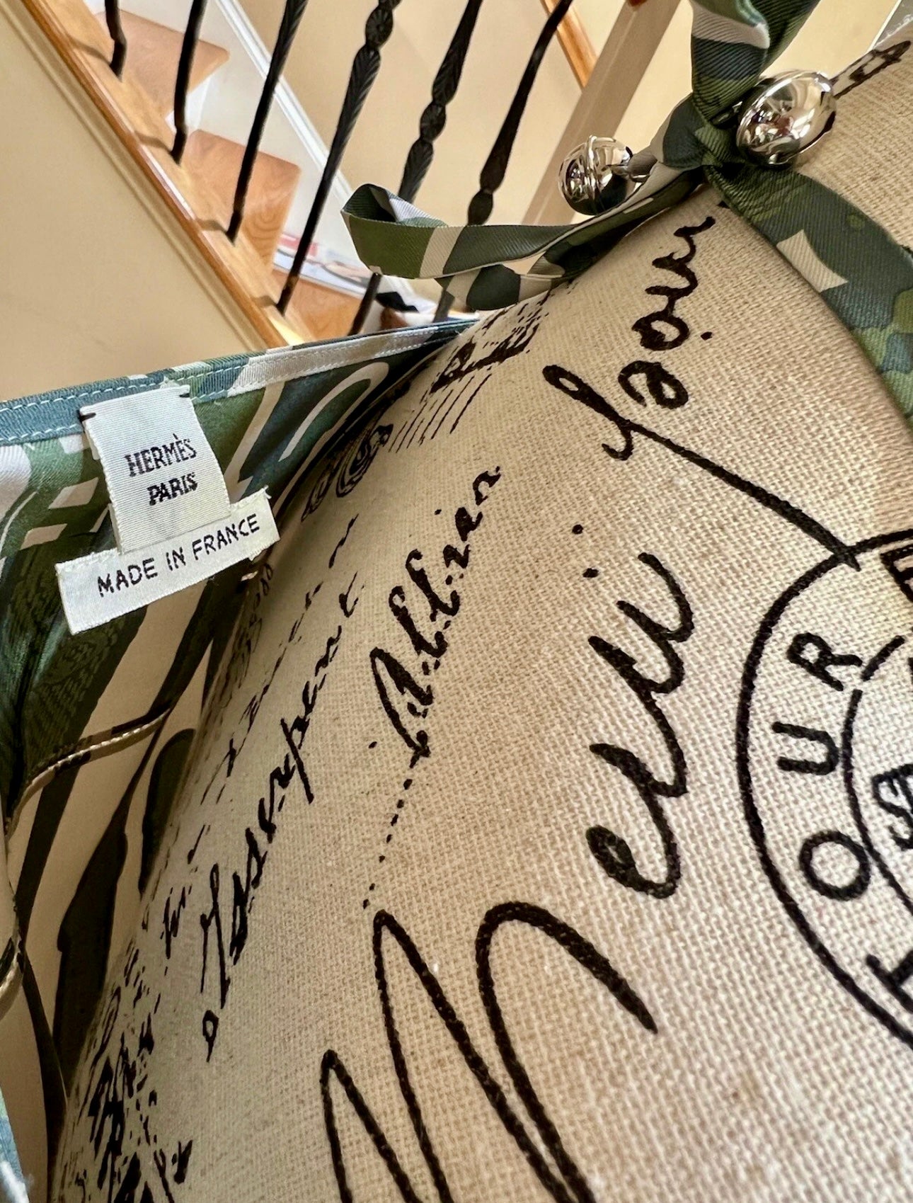 【新品】エルメス プリントTシャツドレス Tresor de Medor 34 新品】エルメス プリントTシャツドレス Tresor de Medor 34