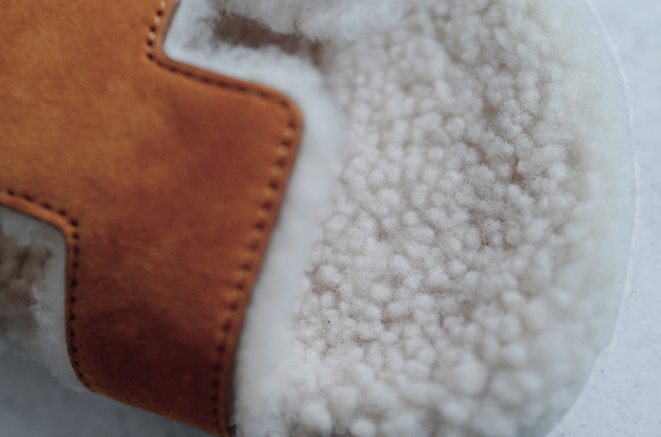 Hermès Chypre Sandal Naturel Écru Suede Shearling Women’s Size 38 – Adjustable Strap