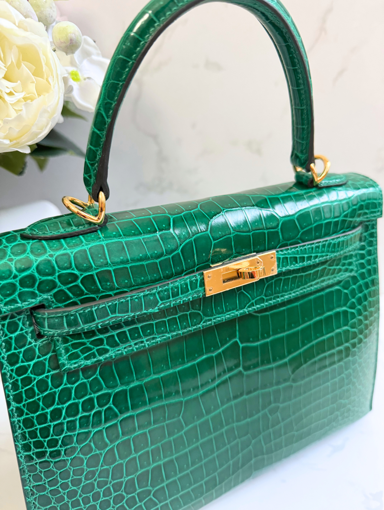 Hermes Kelly 25 Vert Emeraude Shiny Porosus Gold HW New Condition Complete Rec