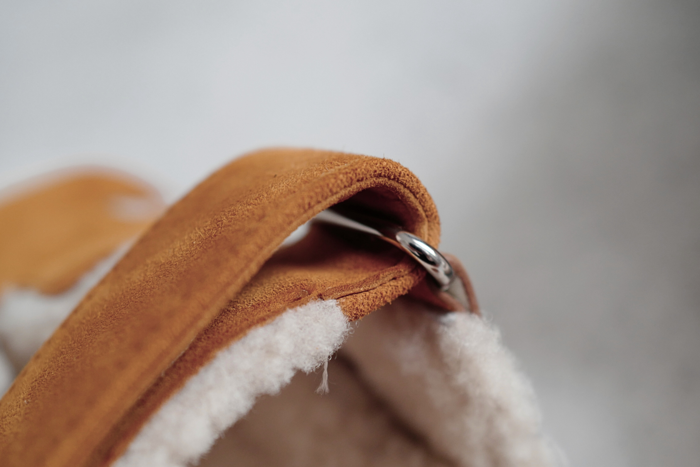 Hermès Chypre Sandal Naturel Écru Suede Shearling Women’s Size 38 – Adjustable Strap