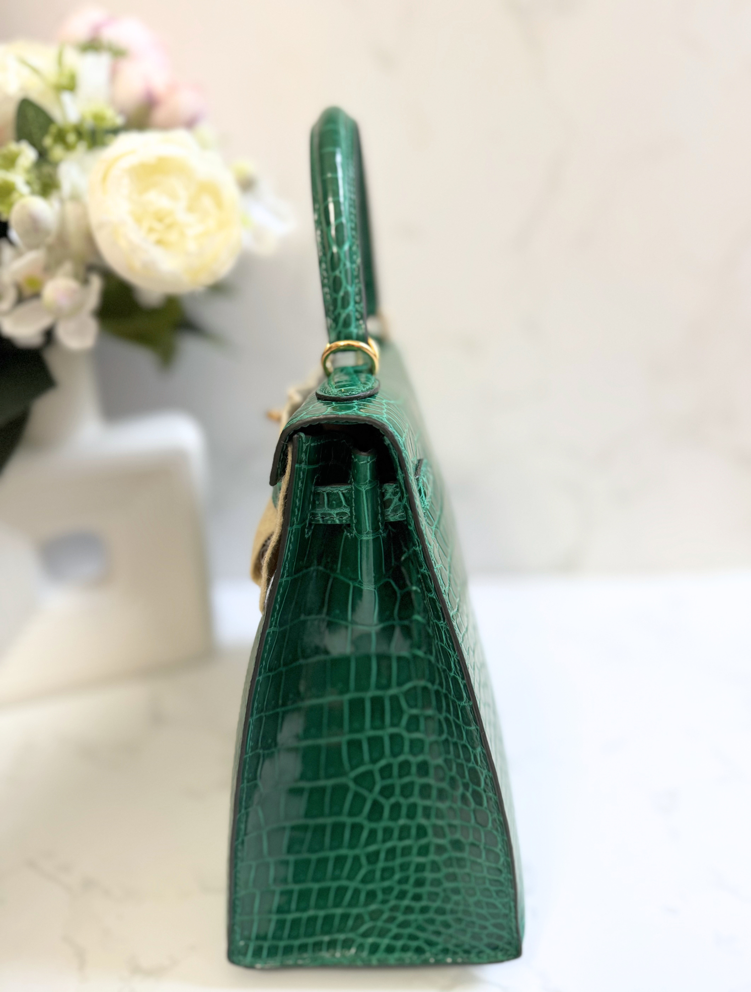 Hermes Kelly 25 Vert Emeraude Shiny Porosus Gold HW New Condition Complete Rec