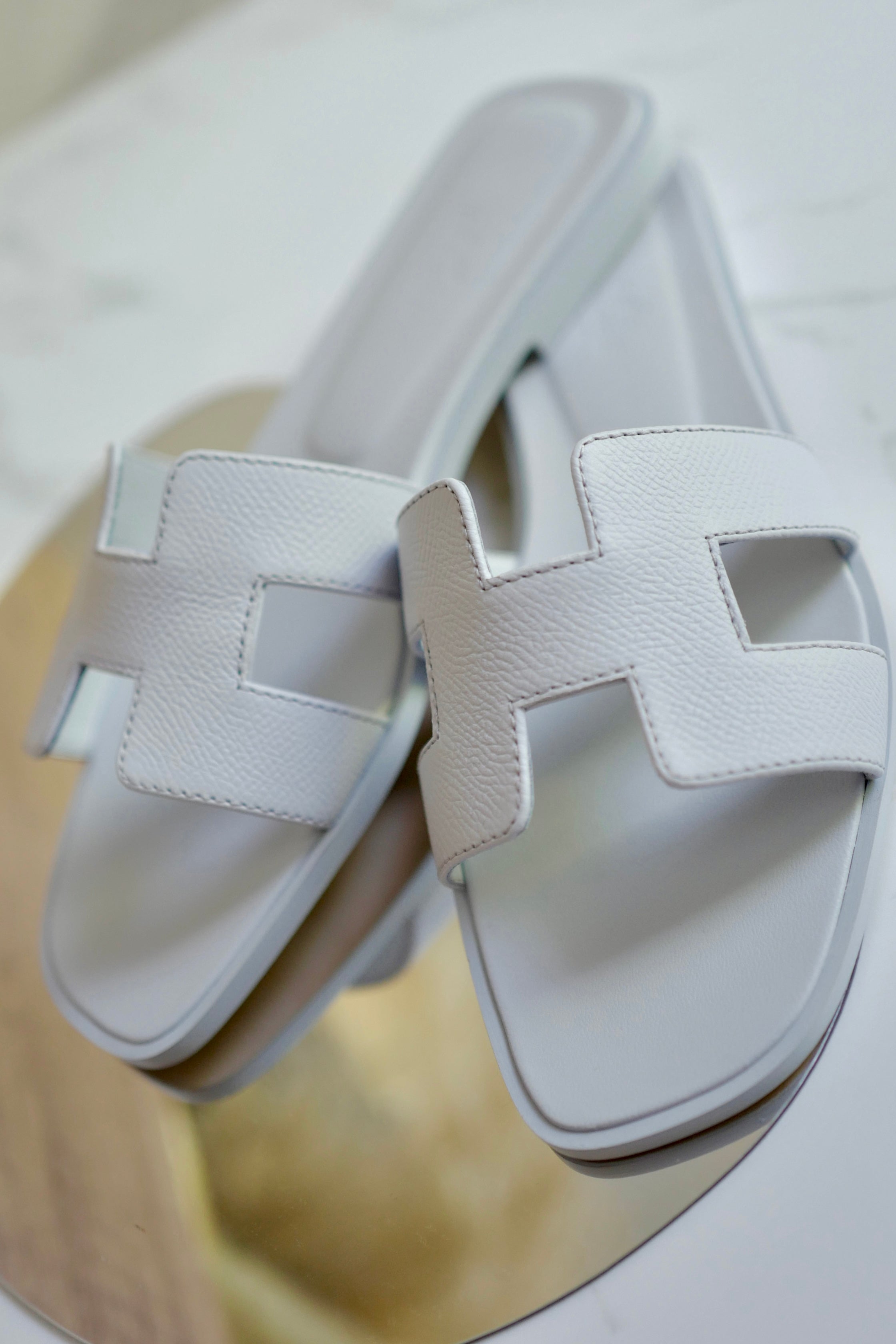 Brand New Hermès Oran Sandal in Ice Blue Bleu Brume Epsom Leather Size 38