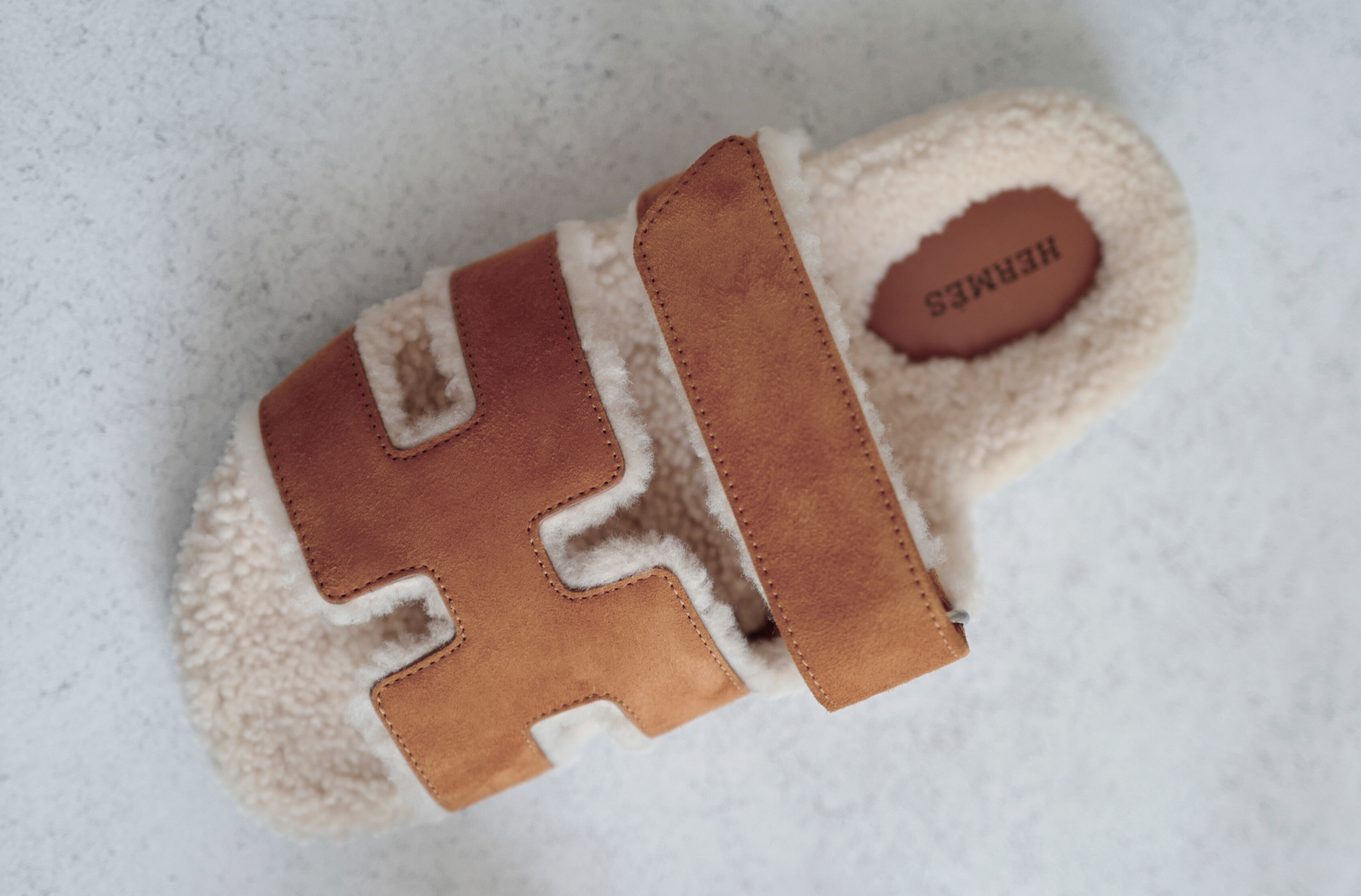 Hermès Chypre Sandal Naturel Écru Suede Shearling Women’s Size 38 – Adjustable Strap