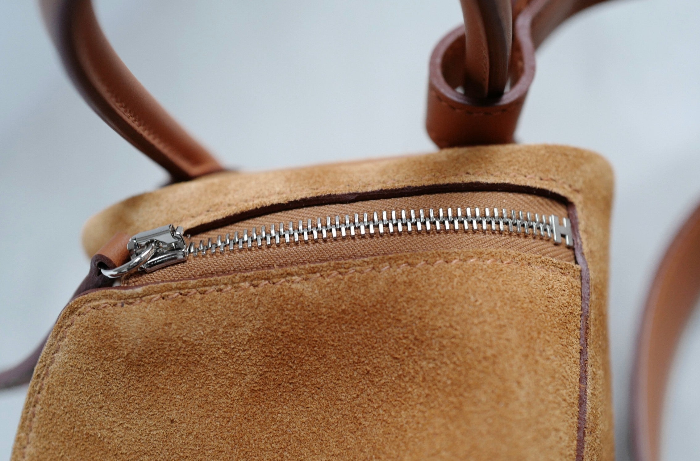 Hermès Mini Lindy II Gold Chamois Swift & Grizzly Leather with PHW K Stamp (2025)