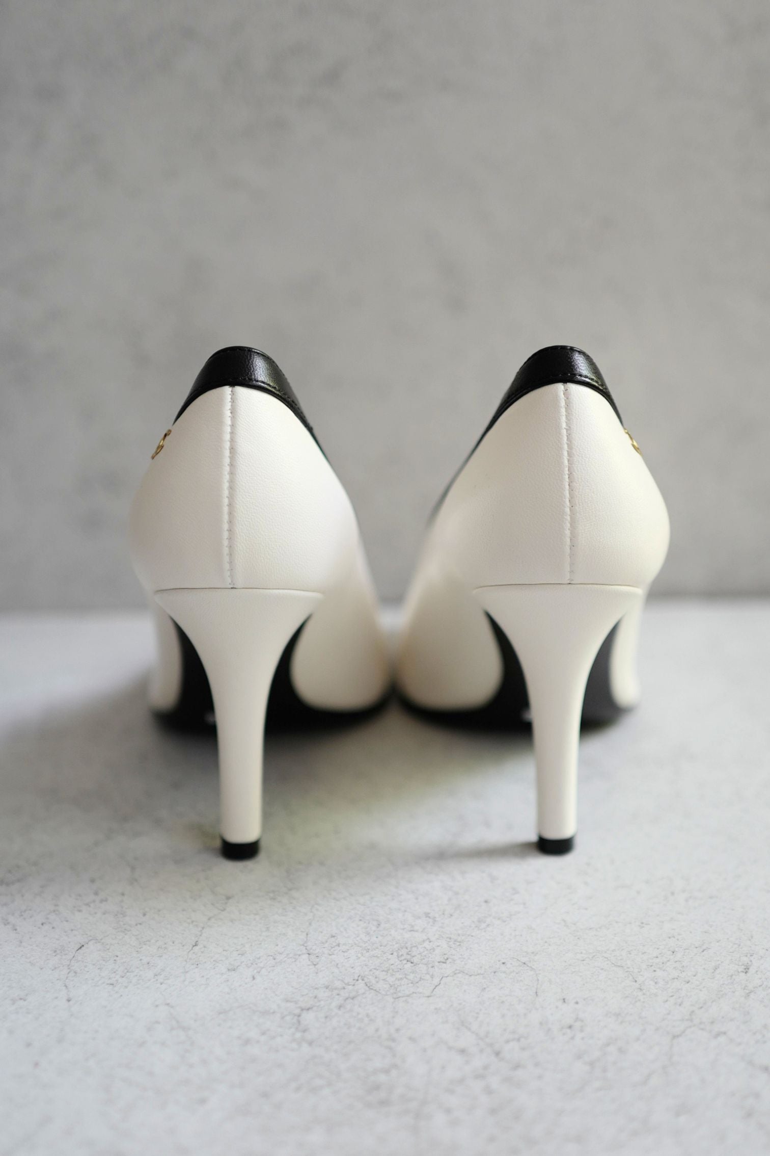 Chanel 26S Pumps Matthieu Blazy's White Lambskin Size 36.5c