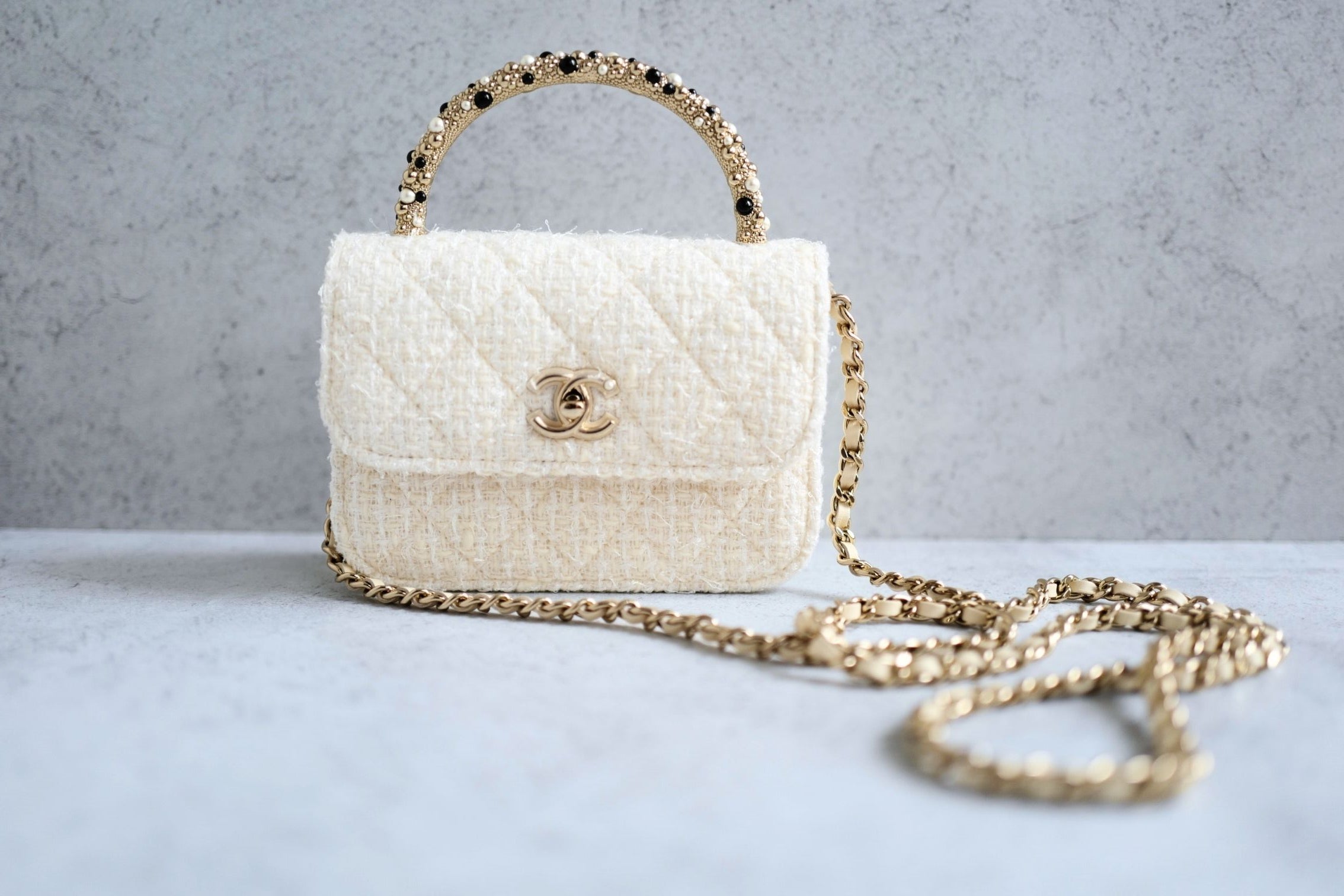 CHANEL 26C Top Handle Clutch With Chain in Tweed Pearl Ecru White Gold Hardware