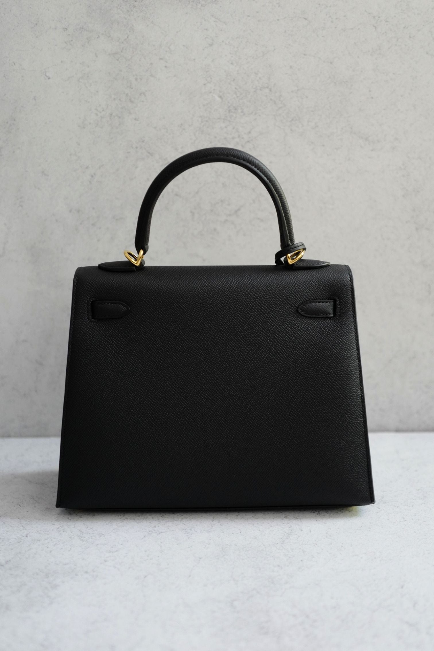Hermès Kelly 25 Black Epsom Sellier Gold Hardware G Stamp 2026