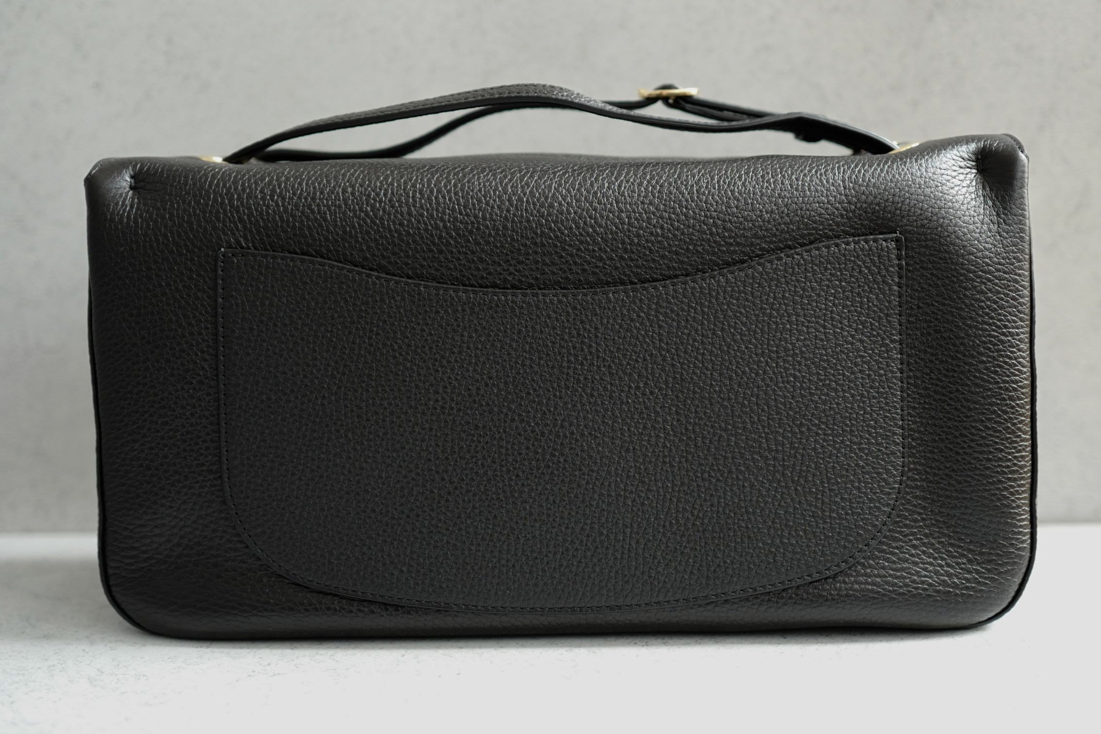 Chanel 26S Maxi 32 Flapbag "Matthieu Blazy" Black Grained Calfskin Gold Hardware