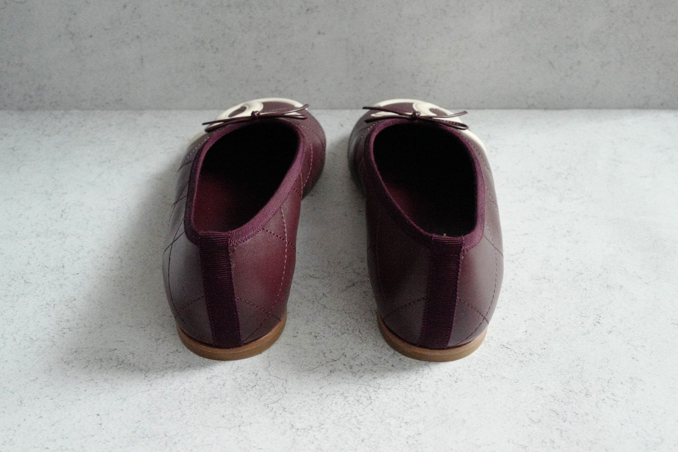Chanel 26M Coco Beach Ballet Flats Burgundy White Lambskin Size 38.5