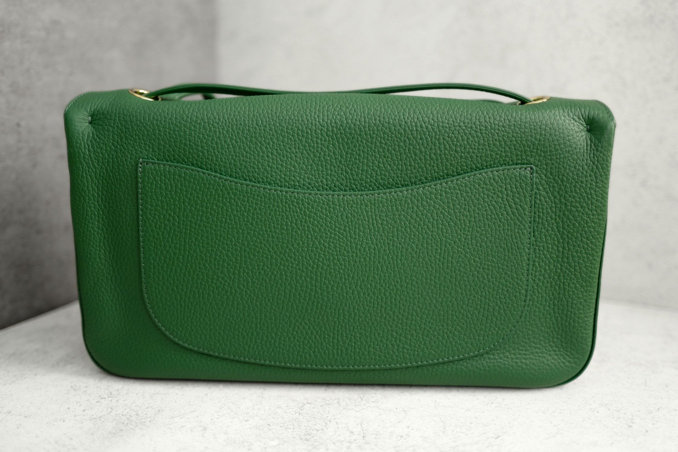 Chanel 26A Maxi 32 Flapbag "Matthieu Blazy" Green Grained Calfskin Gold Hardware
