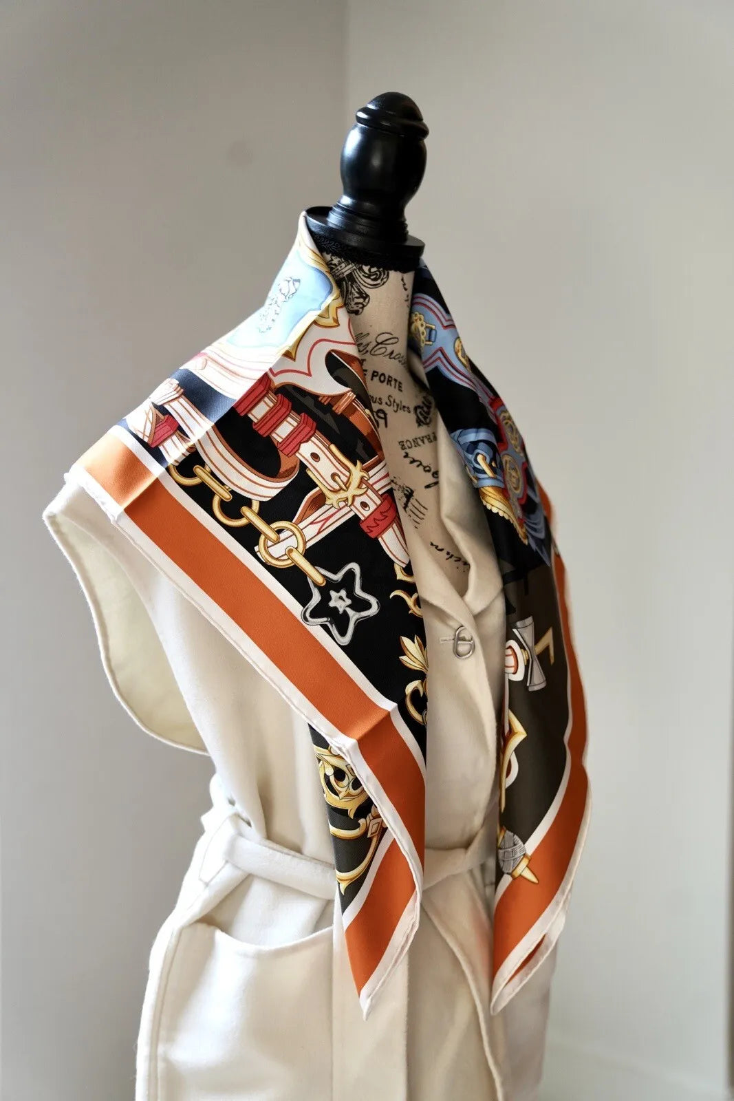 BNIB Hermes Brides et Destin Scarf 90 Anthracite/Ciel/Orange Cuit Silk 36" x 36"