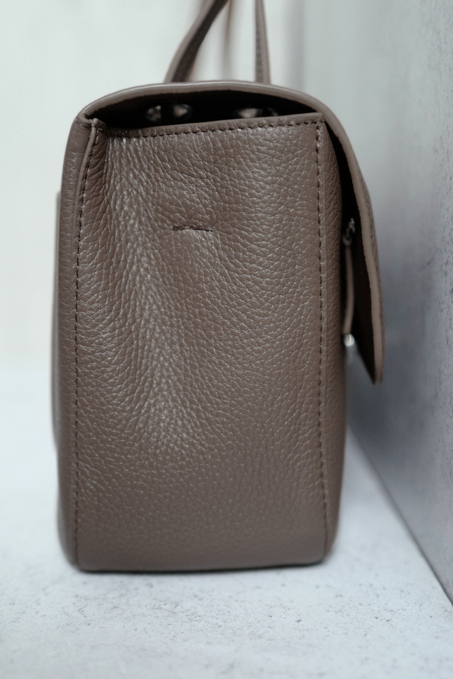 Chanel 26S Matthieu Blazy Maxi 32 Flapbag Light Brown Grained Calfskin Silver HW