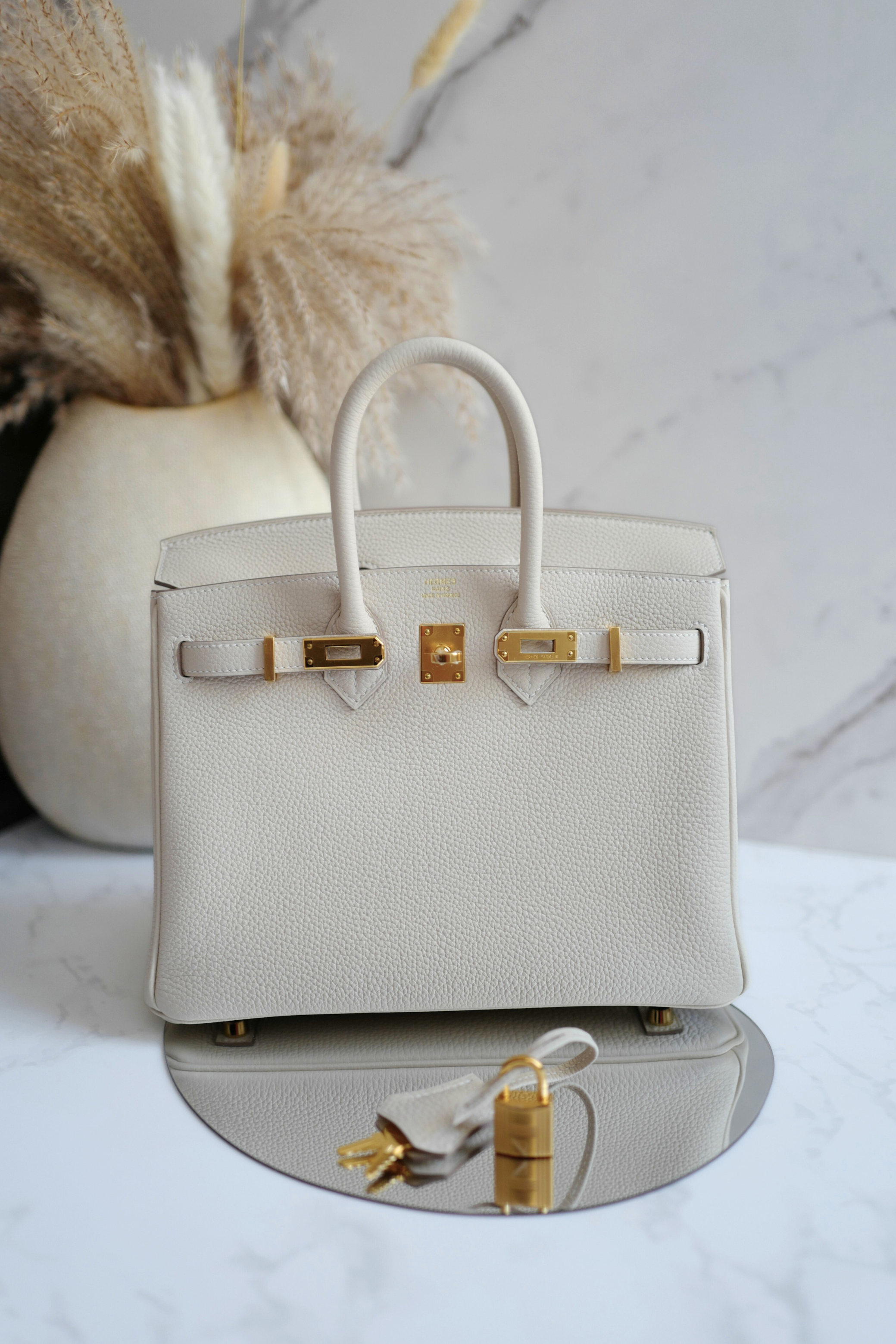 BNIB Hermès Birkin 25 Bag Craie Togo Leather with Gold Hardware