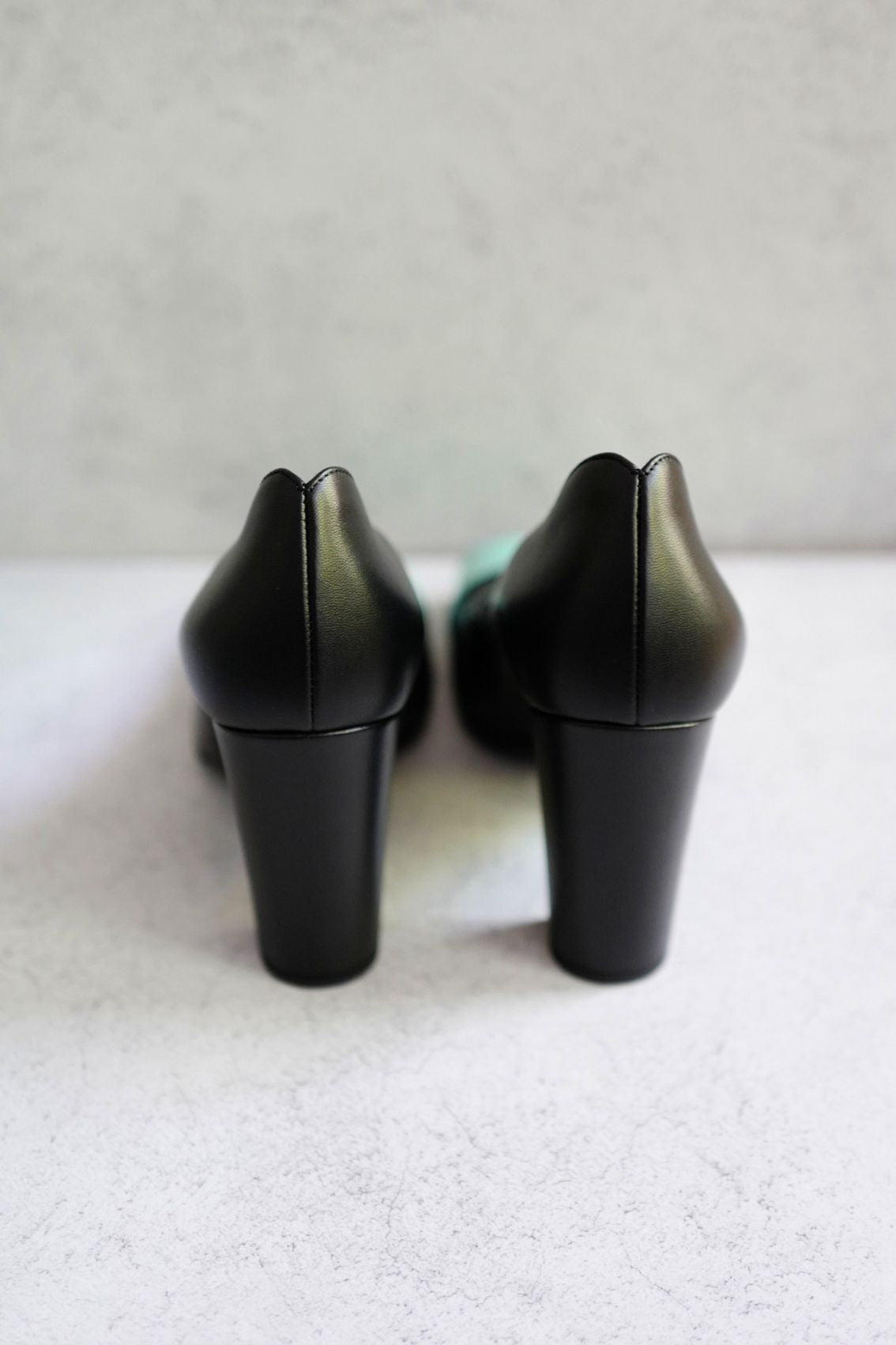 Chanel 26S Pumps Matthieu Blazy's Black/Green Lambskin Patent Calfskin Size 38c