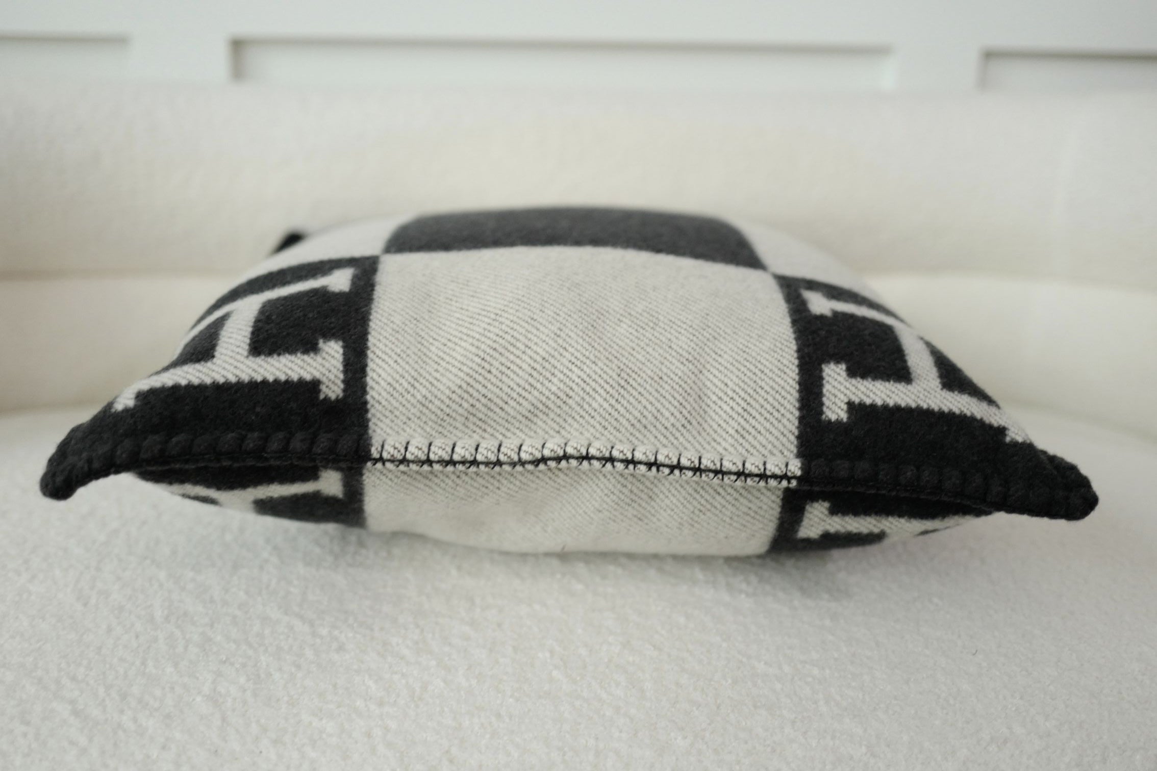 NEW Hermes Avalon Pillow  Small Model Ecru Gris Foncé Jacquard Wool Cashmere