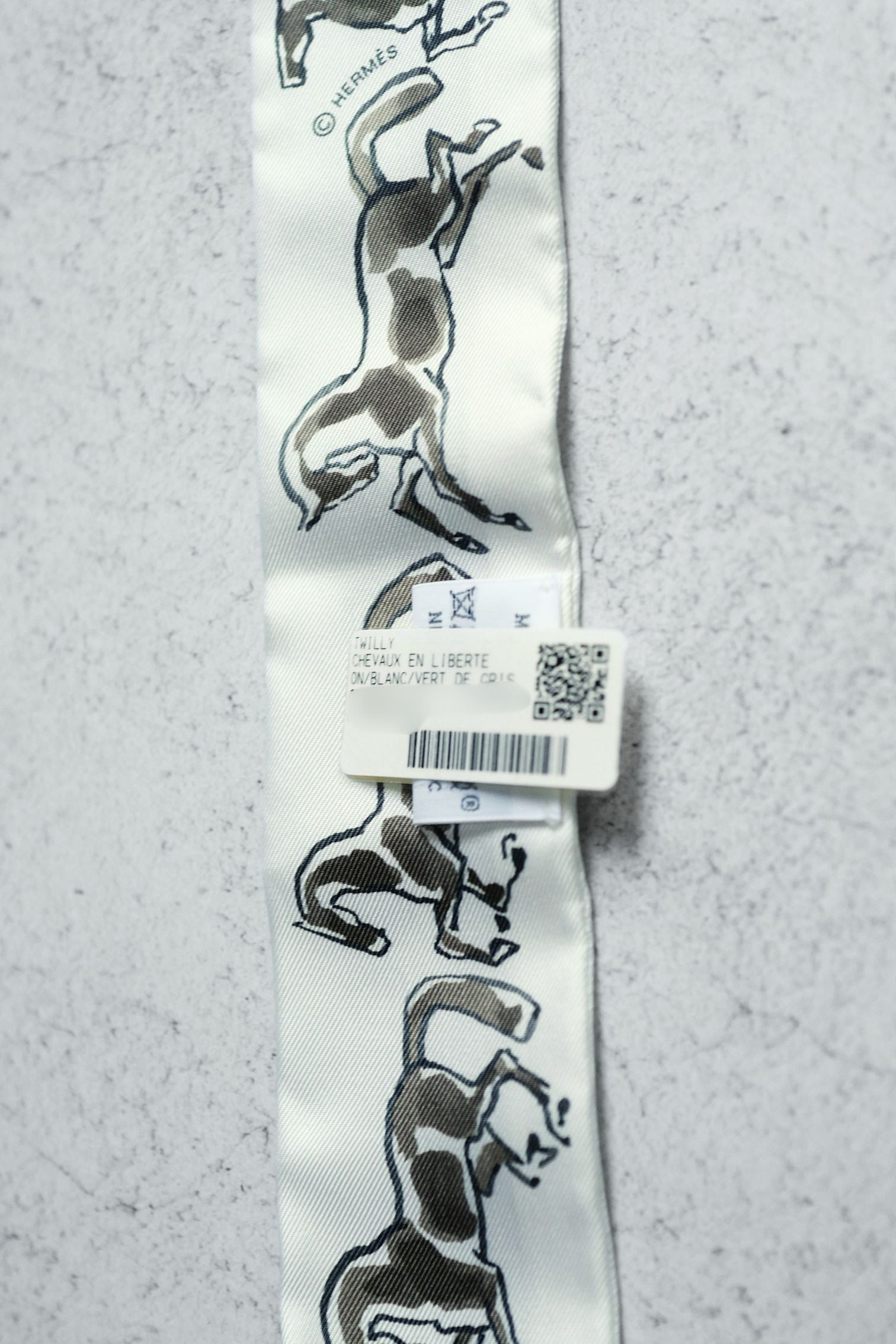 Hermès Chevaux en Liberte Twilly Blanc / Vert de Gris / Bronze 100% Silk