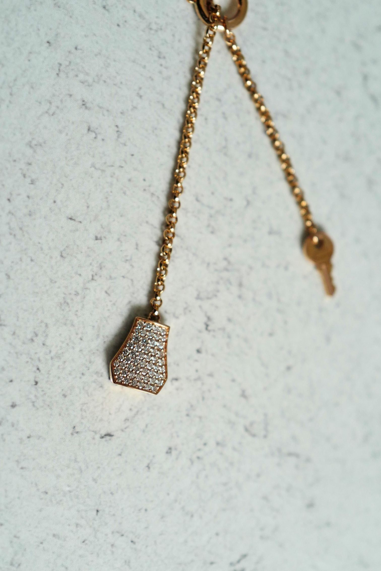 New Hermes Kelly Clochette Necklace pm dia 18k Rose Gold With Diamonds $11K