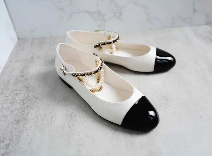 CHANEL Mary Jane Black/White Lambskin Patent Leather Pearl Detail Size 39