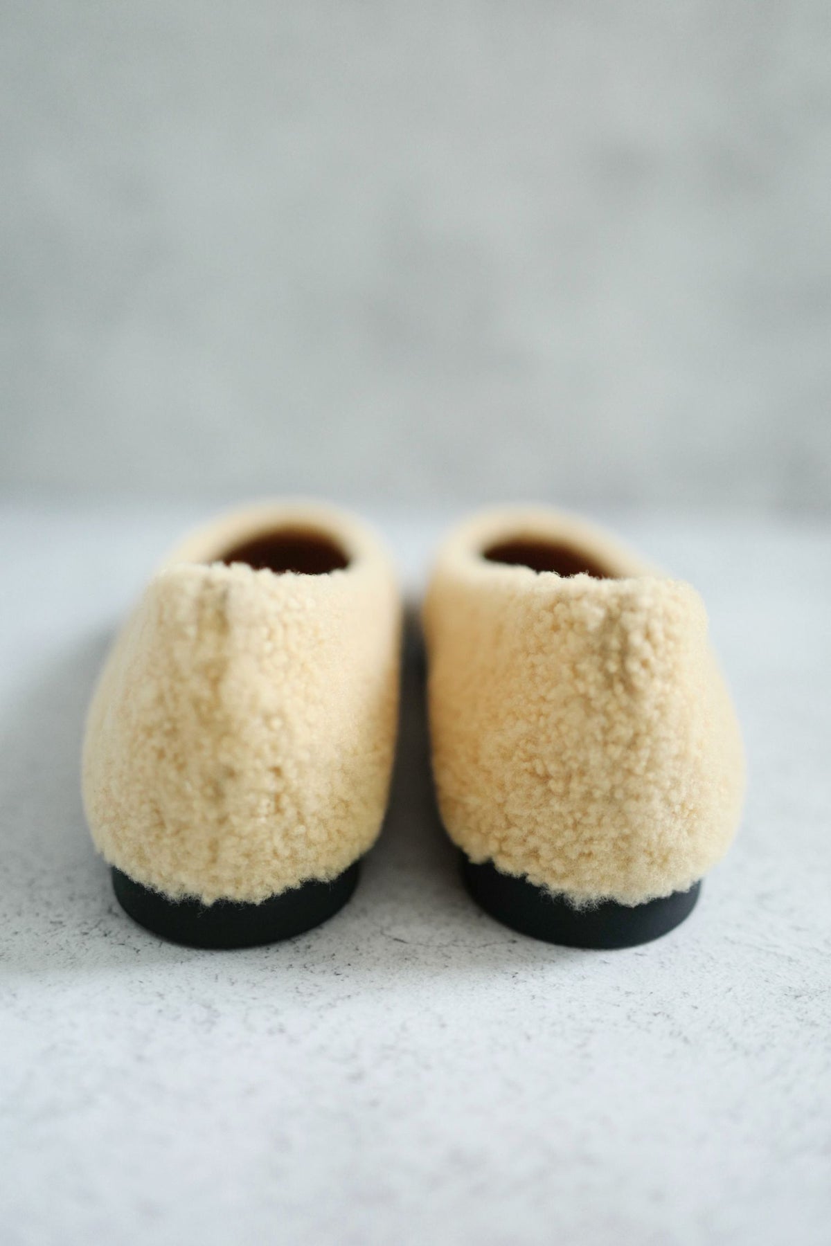 Chanel 26N Coco Neige Ballet Flats Shearling Lambskin Light Beige Black Sz 38